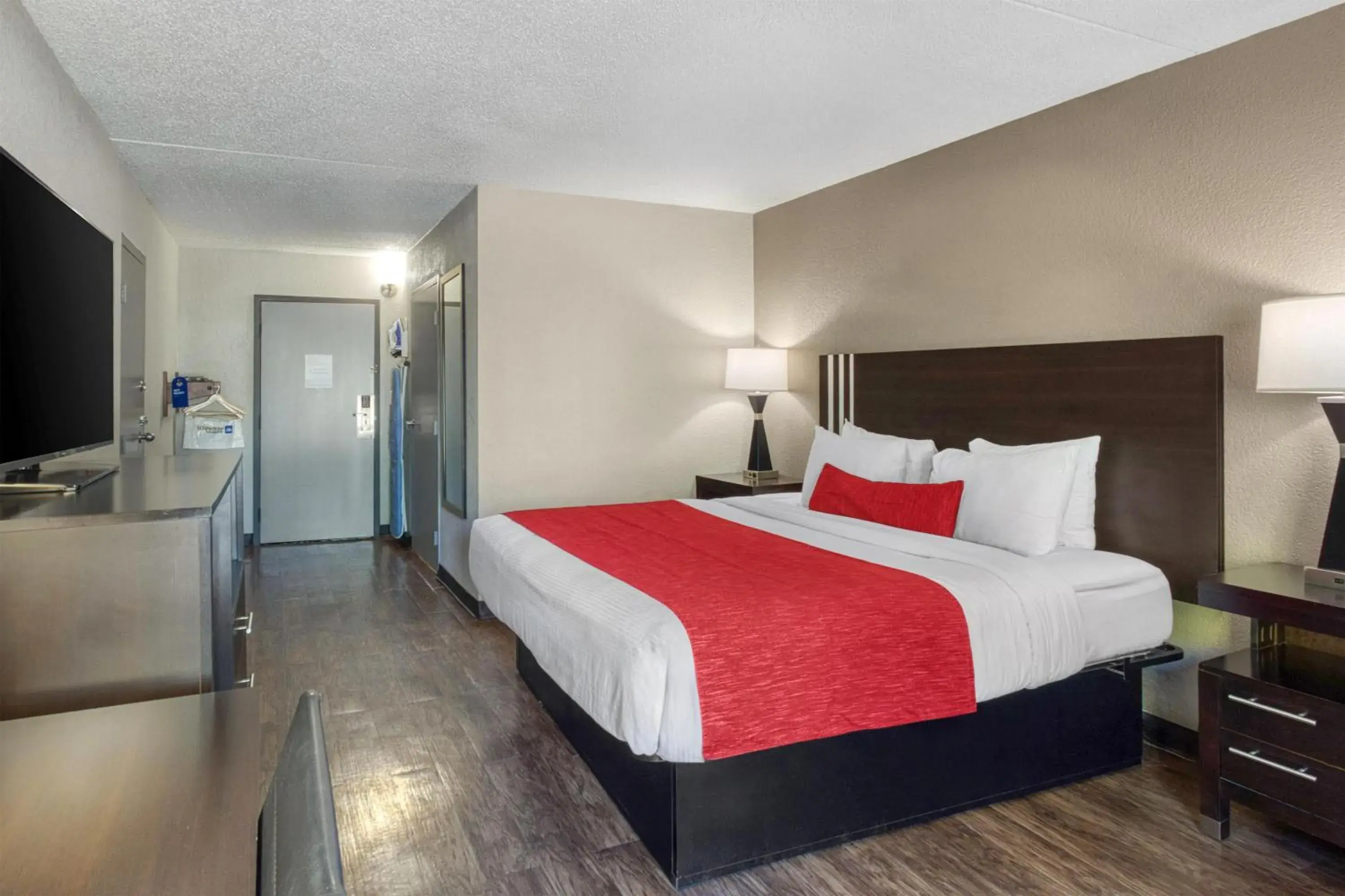 King Room with Bath Tub - Disability Access/Non-Smoking in SureStay by Best Western Greenville King Room with Bath Tub - Disability Access/Non-Smoking in SureStay by Best Western Greenville