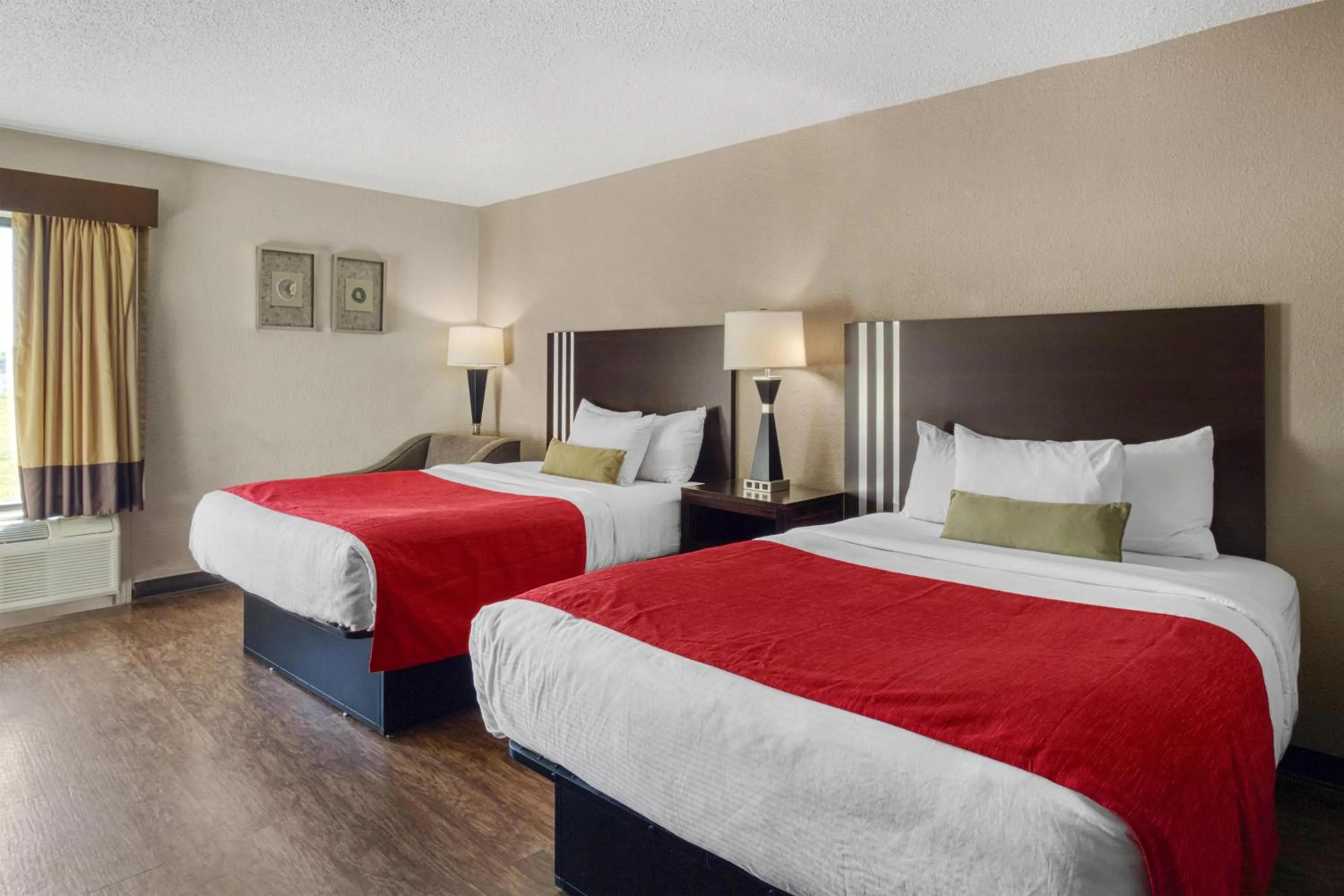 Bedroom in SureStay by Best Western Greenville