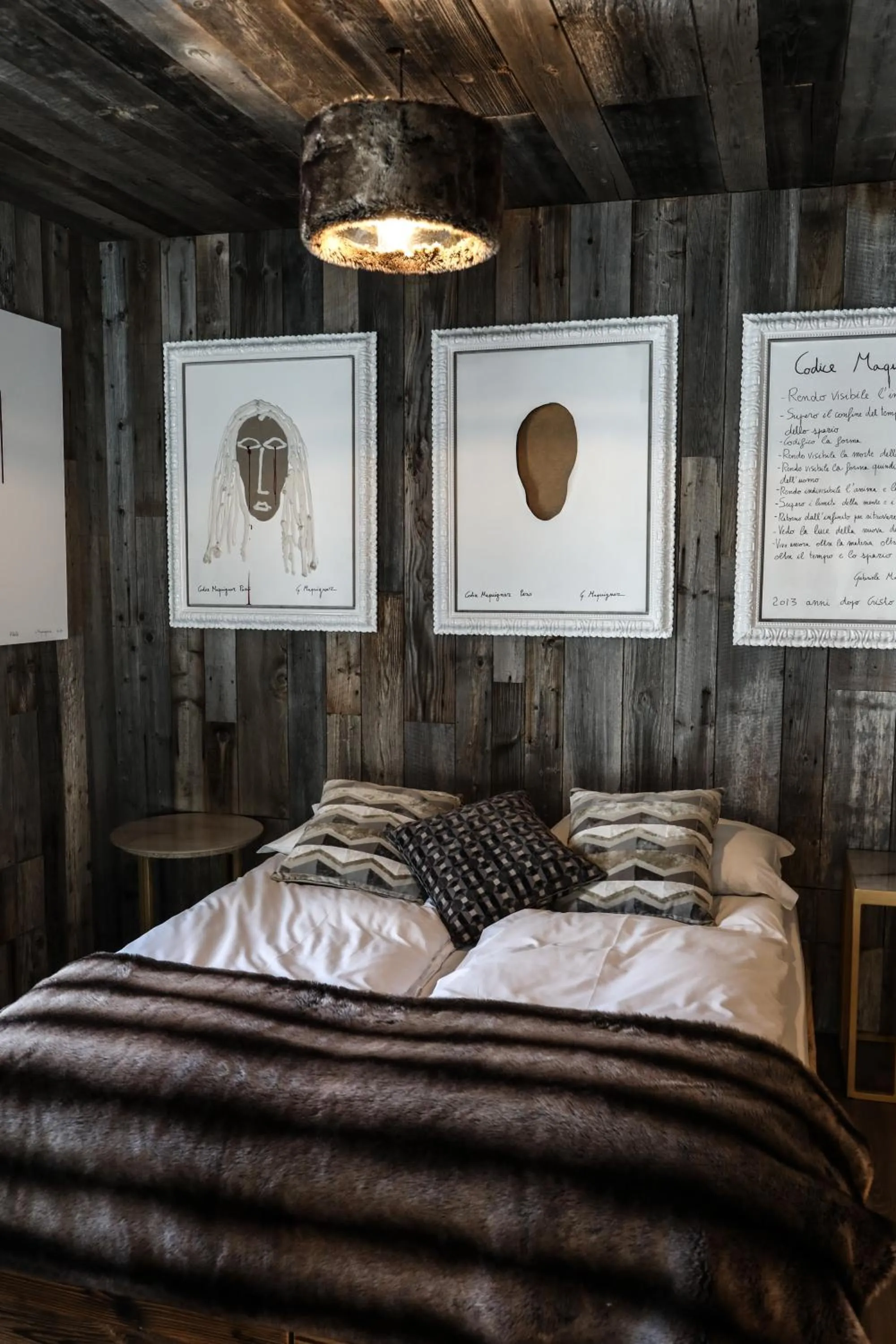 Bed in Art Hotel Grivola