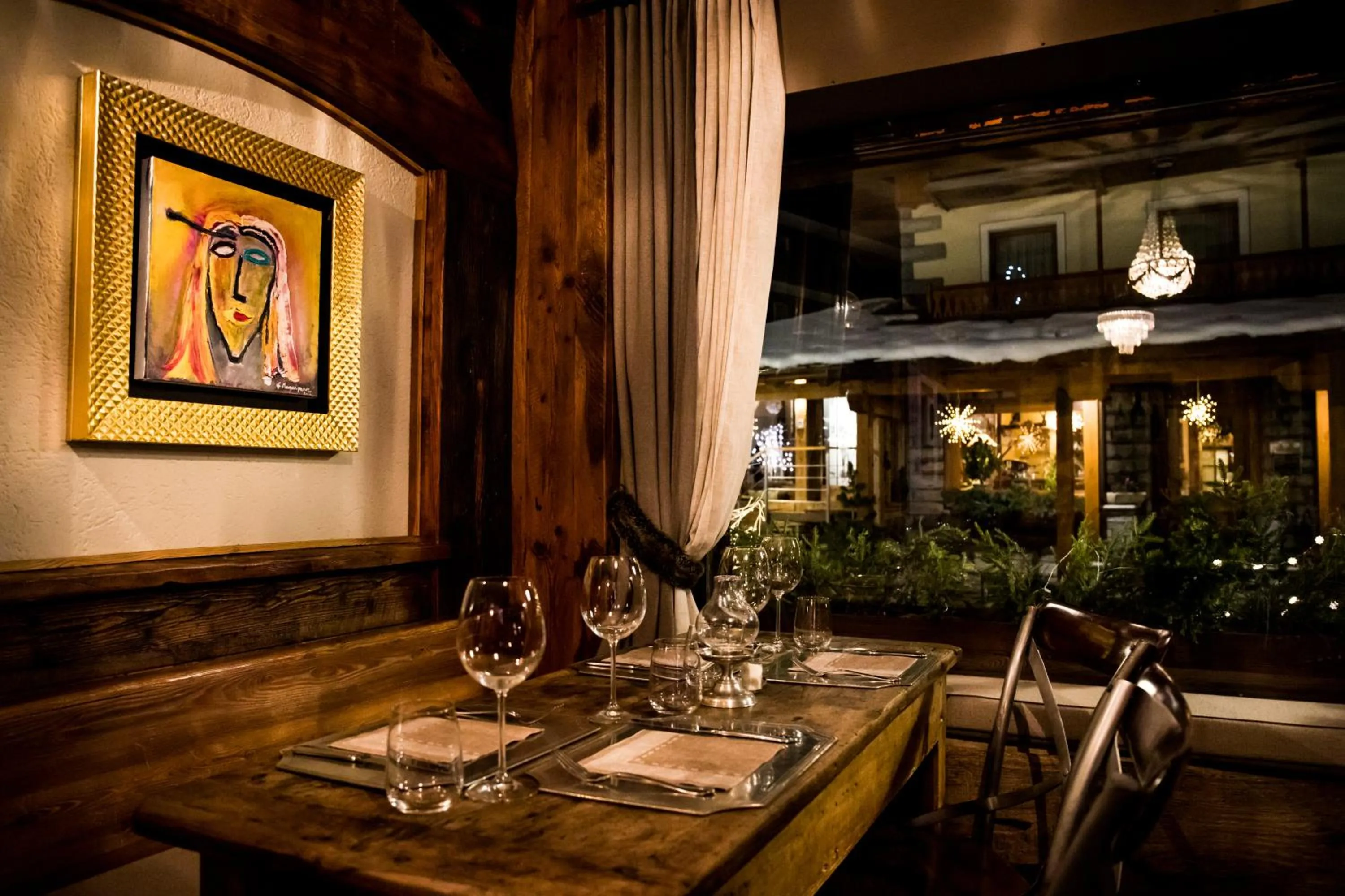 Restaurant/places to eat in Art Hotel Grivola