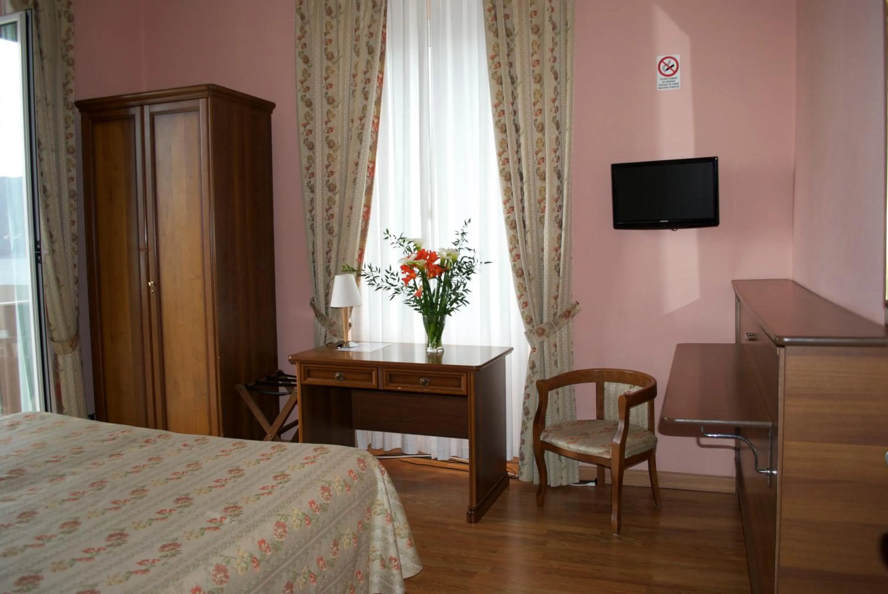Bedroom in Hotel La Giara