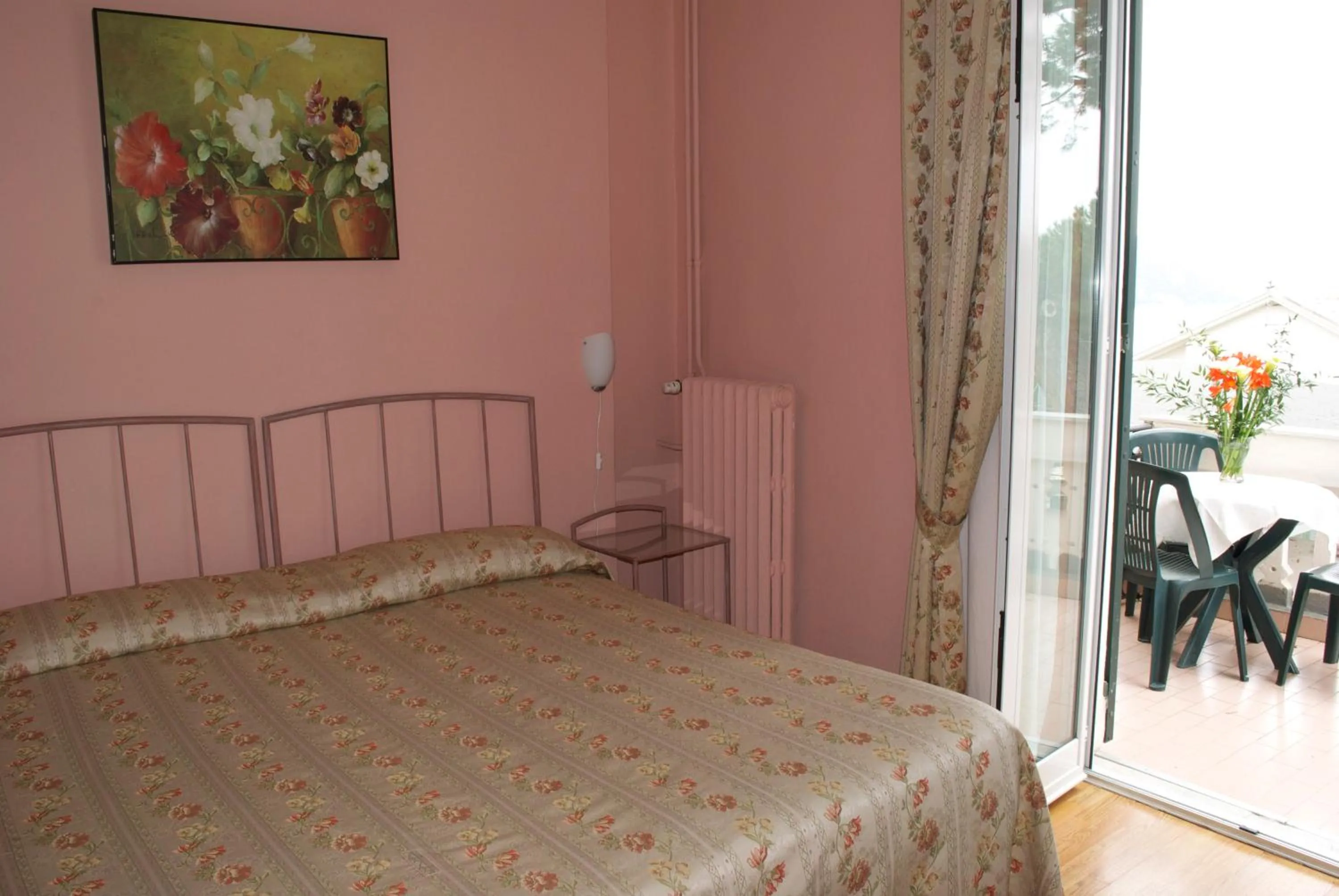 Bedroom in Hotel La Giara