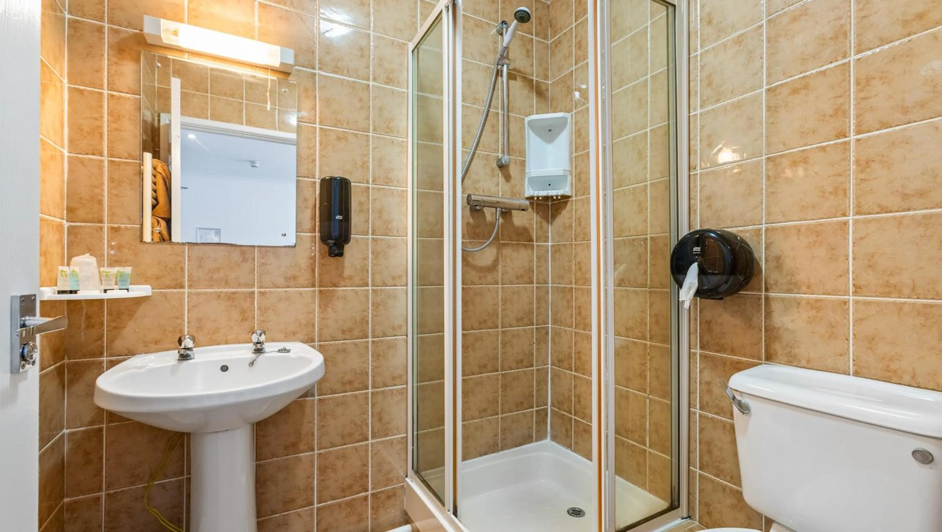 Bathroom in Magnuson Hotel Sandy Lodge Newquay