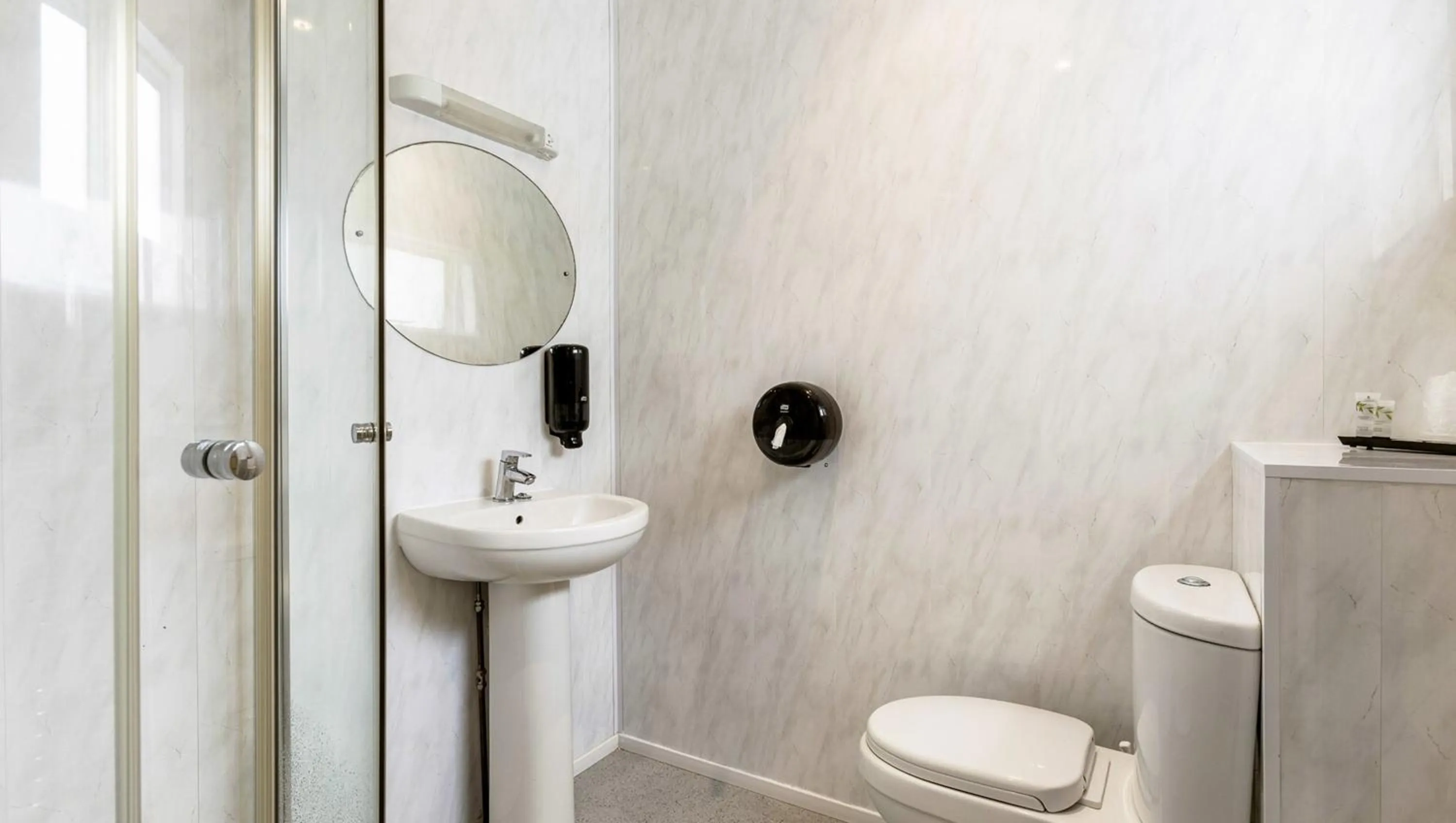 Bathroom in Magnuson Hotel Sandy Lodge Newquay