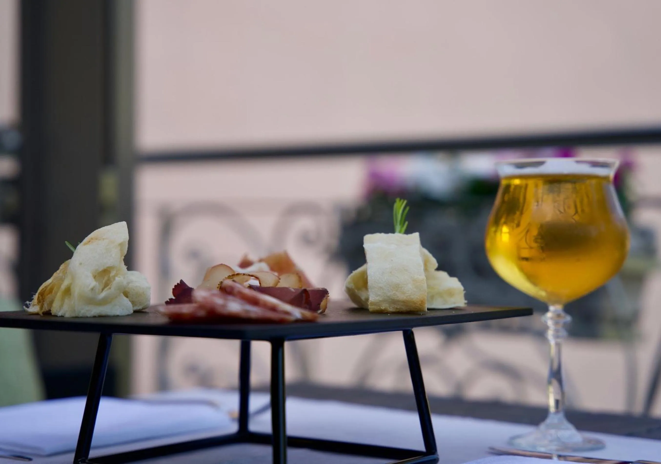 Food and drinks in Seta Hotel