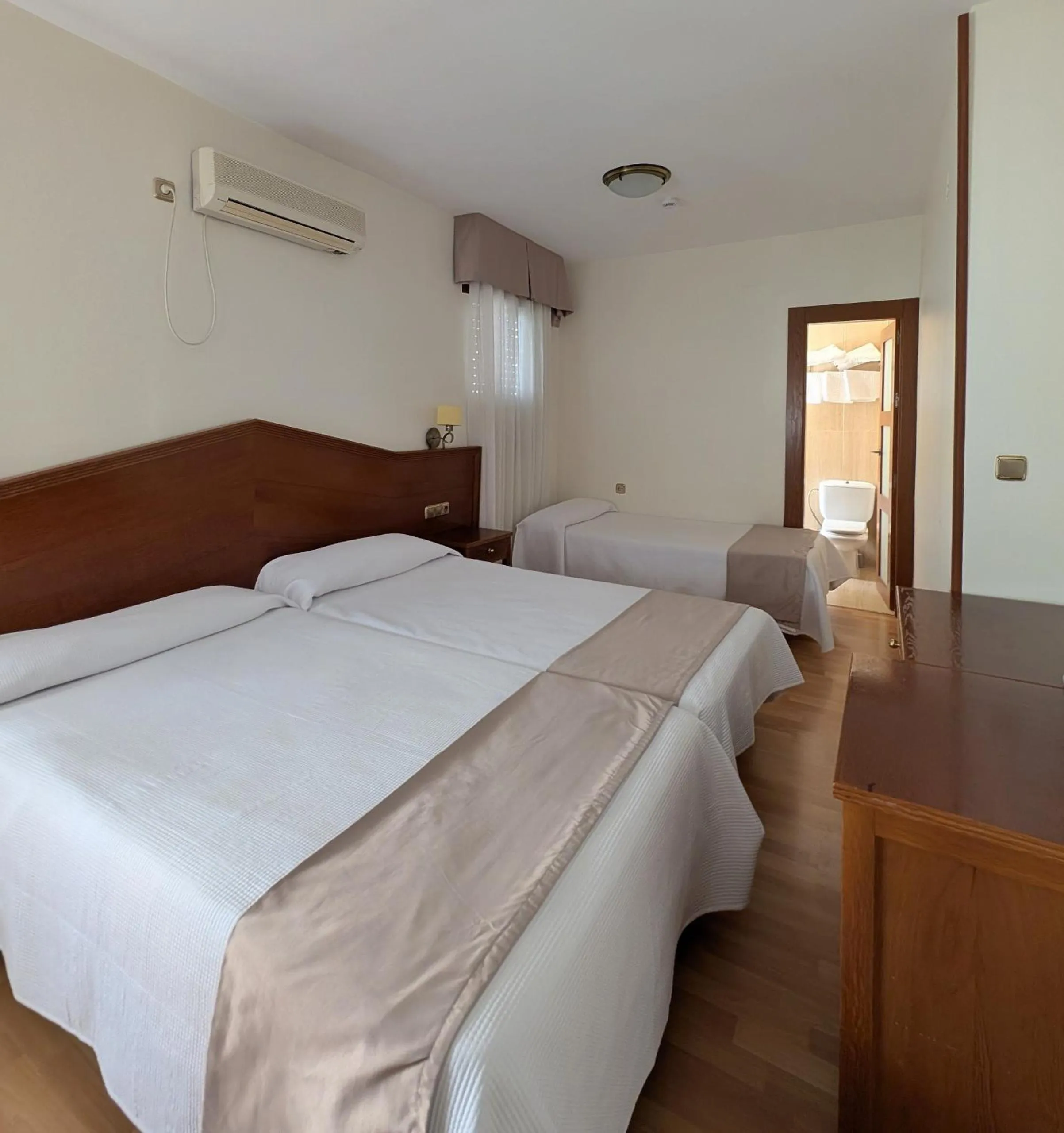 Bed in Hotel Anabel Baza