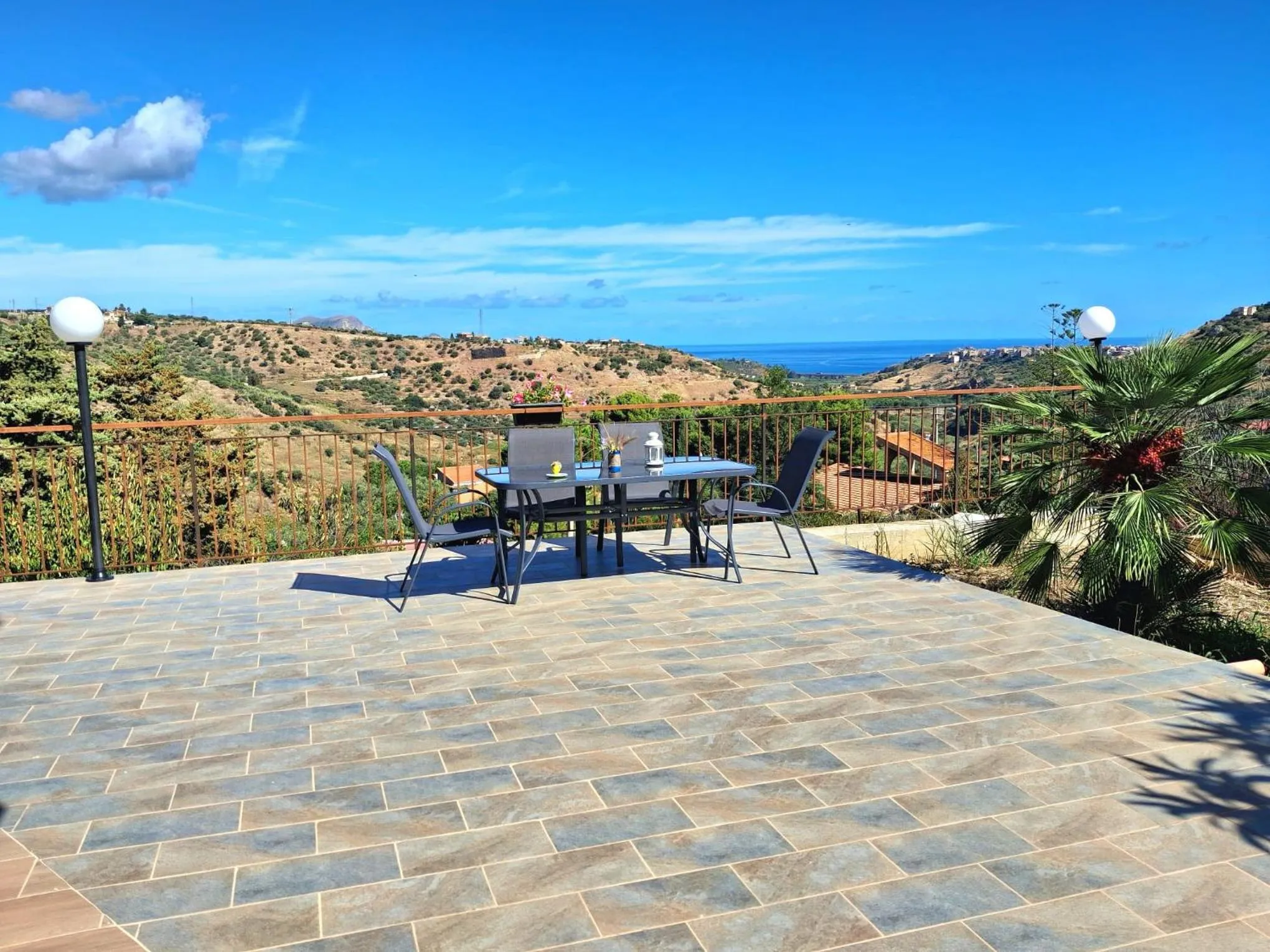 Balcony/Terrace in Granatelli Holiday Home