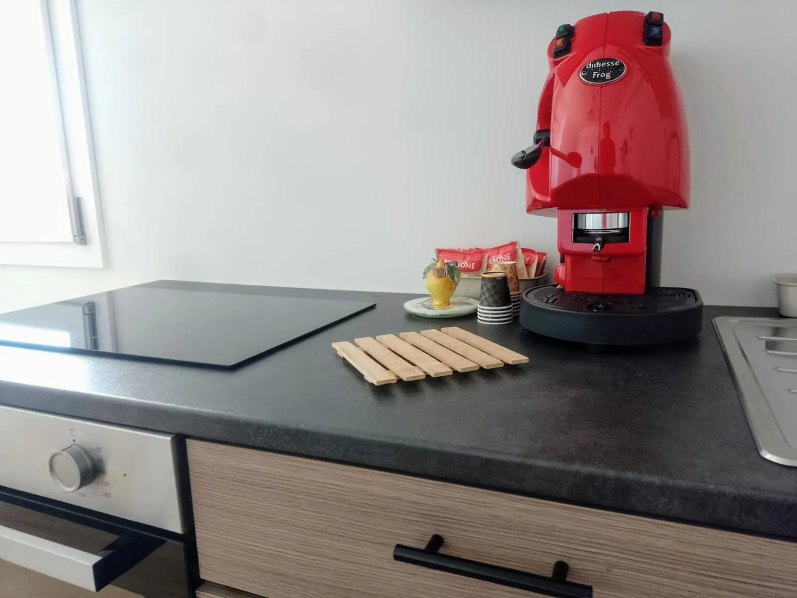 Coffee/tea facilities in Granatelli Holiday Home