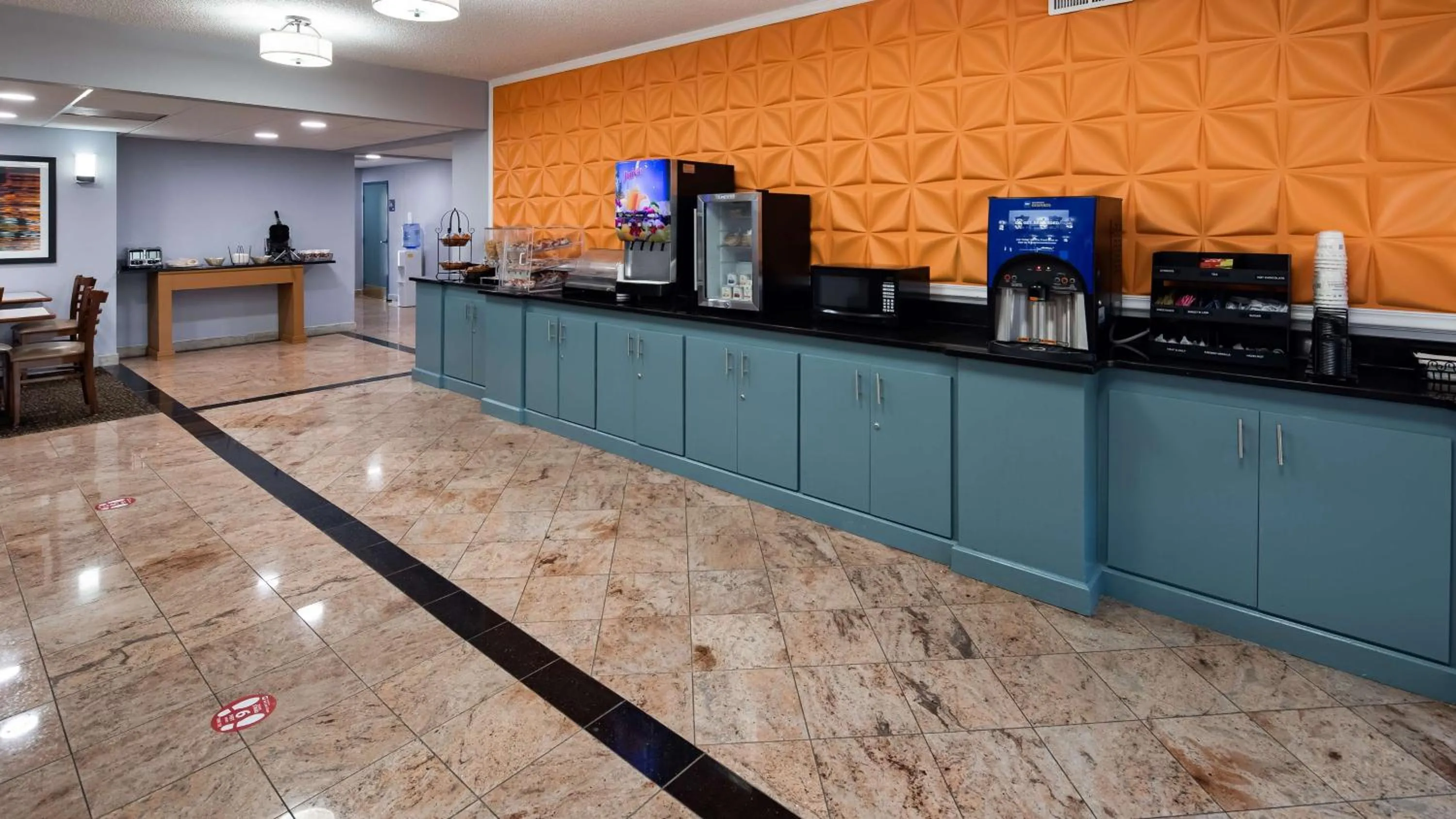 Restaurant/places to eat in Best Western Emporia