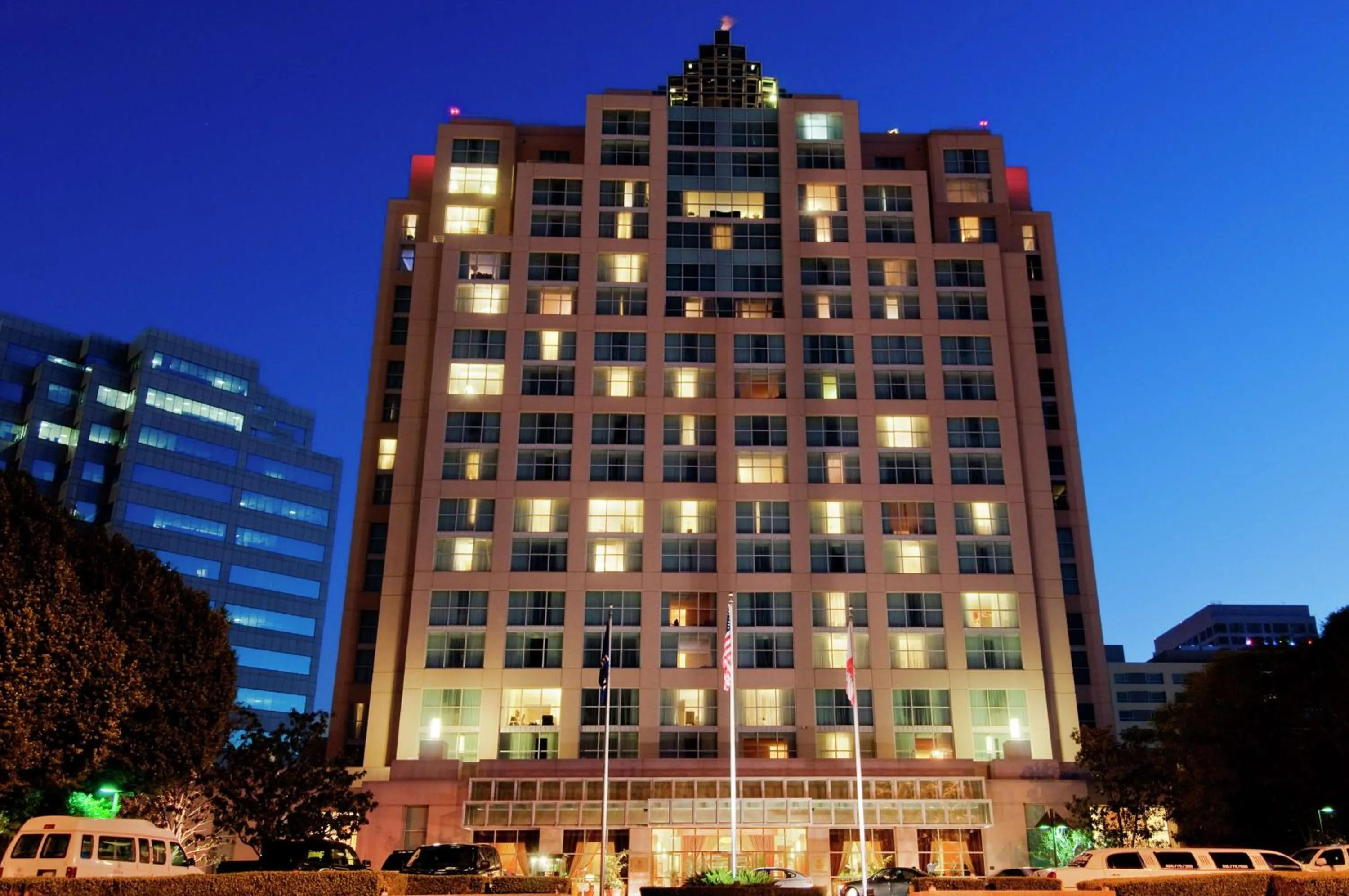 Property building in Hilton Los Angeles North-Glendale & Executive Meeting Center