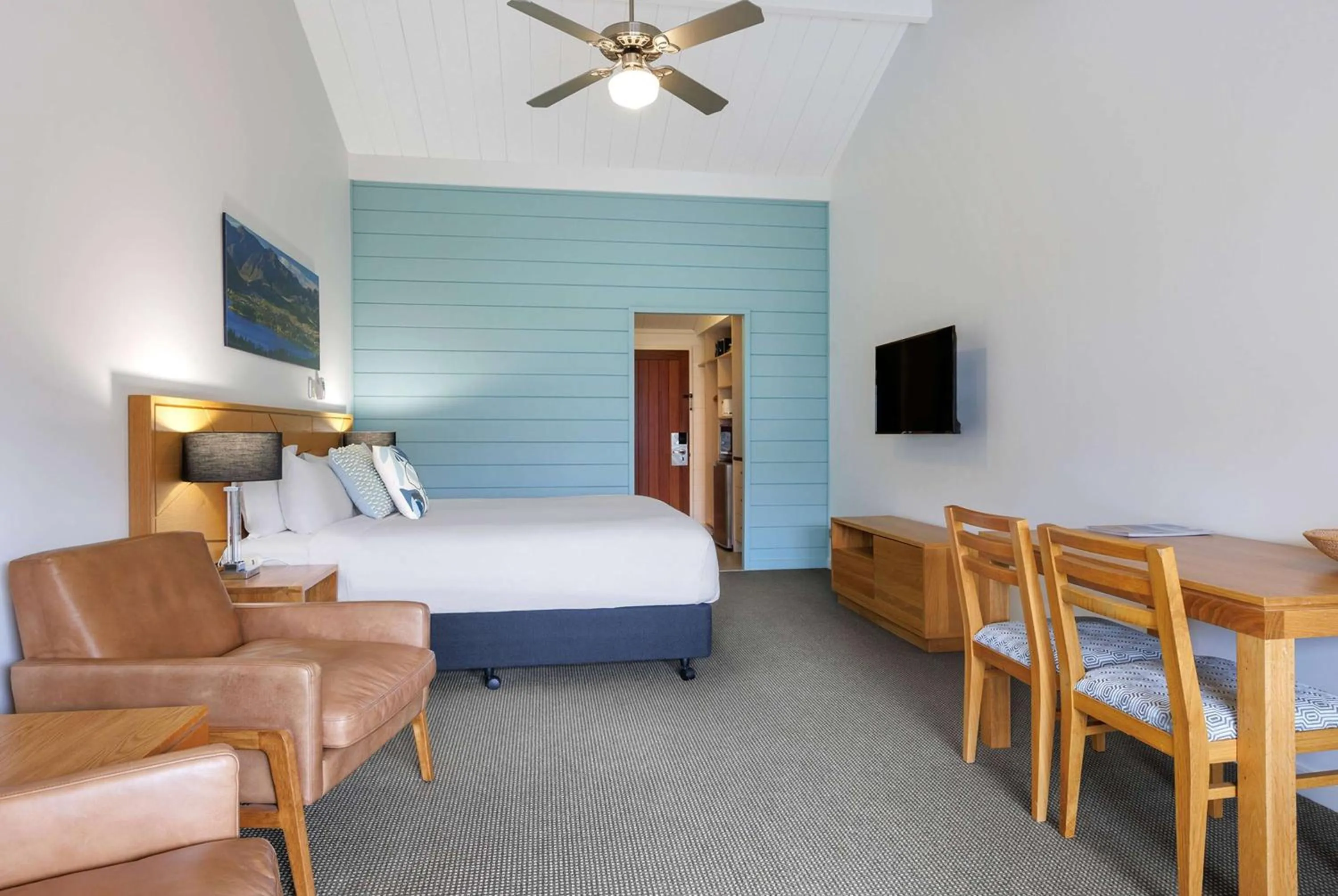 Photo of the whole room, Bed in Club Wyndham Wanaka, Trademark Collection by Wyndham