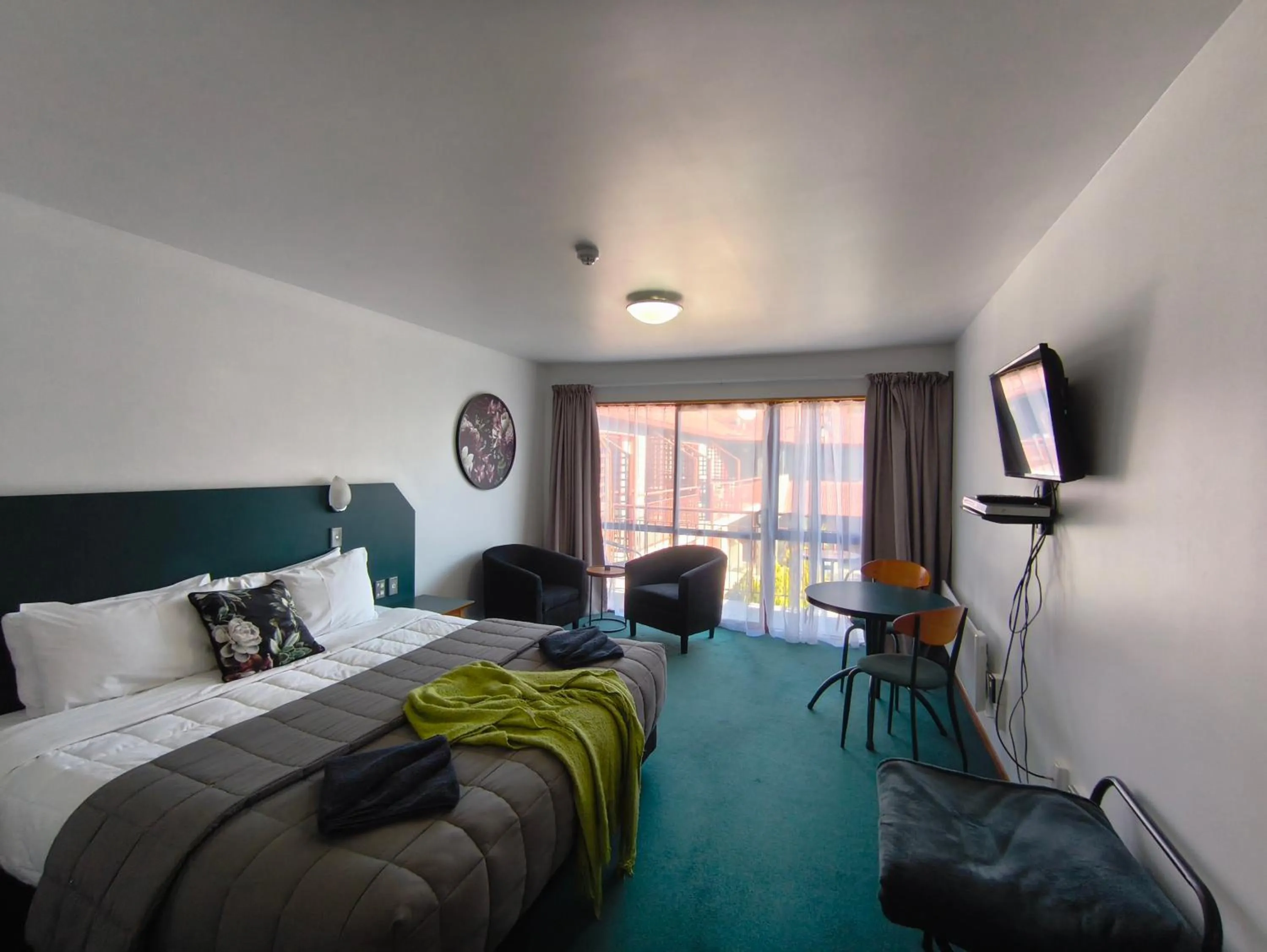 Bed in Aspen Lodge Motel