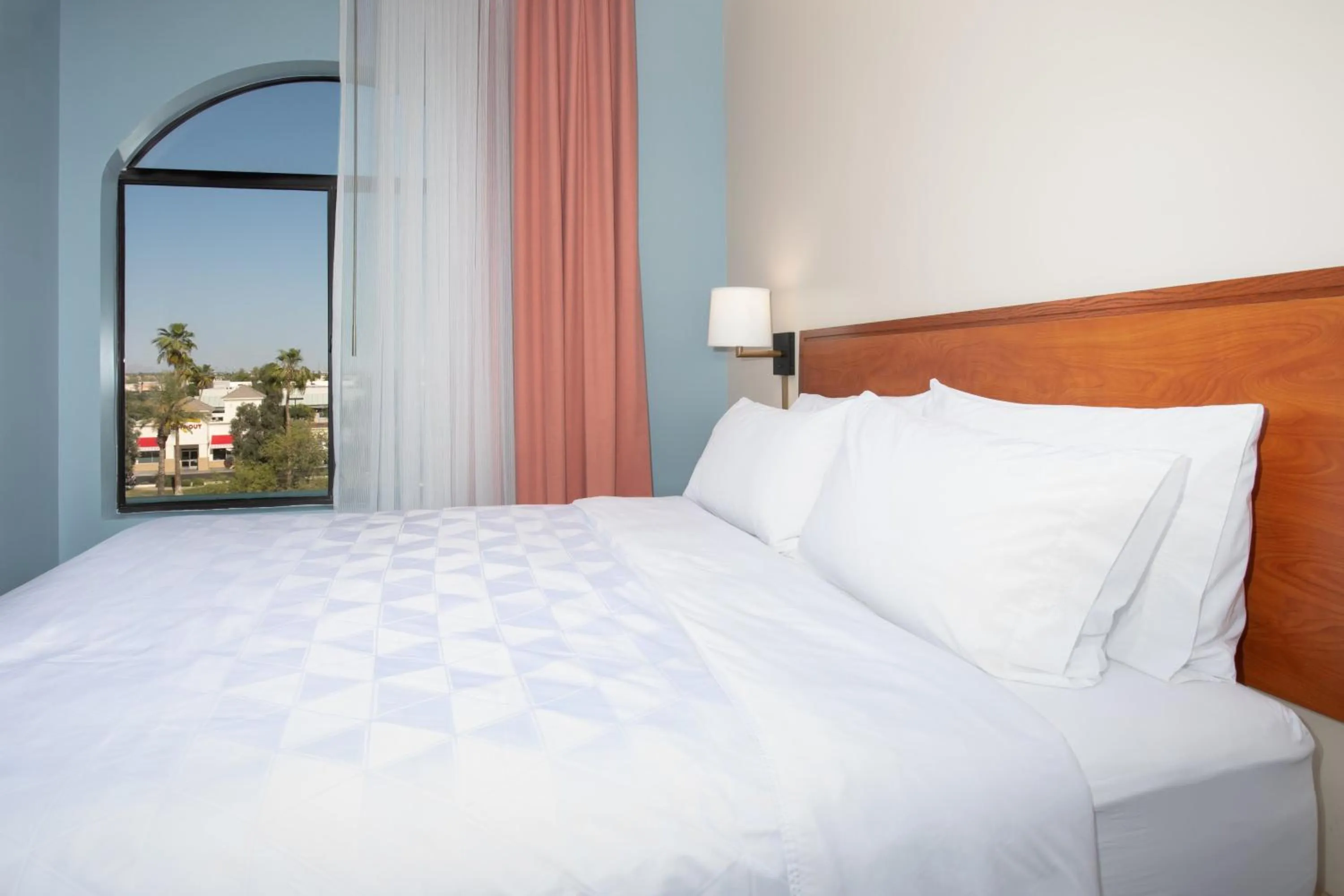 Photo of the whole room, Bed in Holiday Inn & Suites Goodyear - West Phoenix Area by IHG