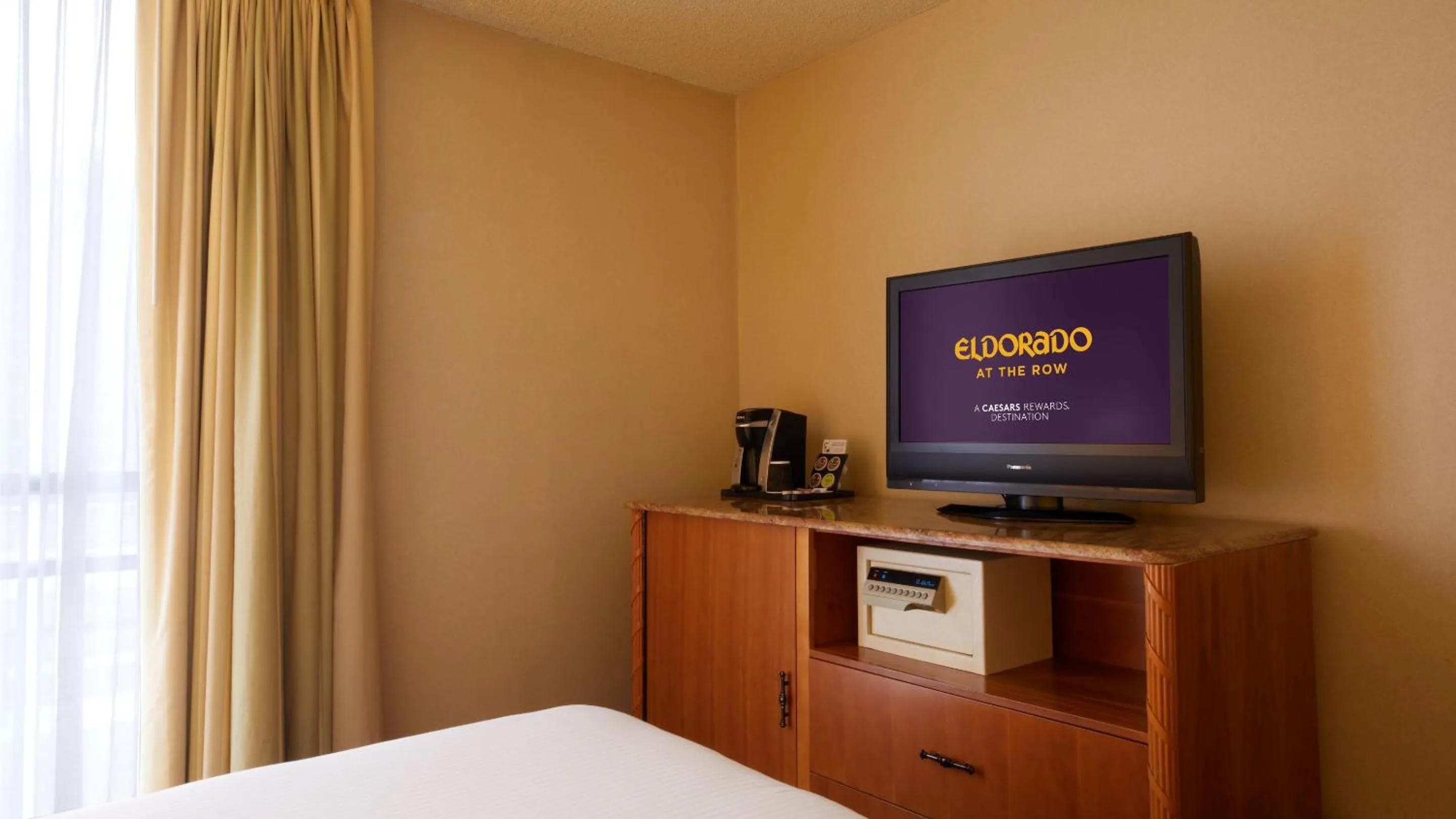 TV and multimedia, Bed in Eldorado Reno, A Caesars Destination