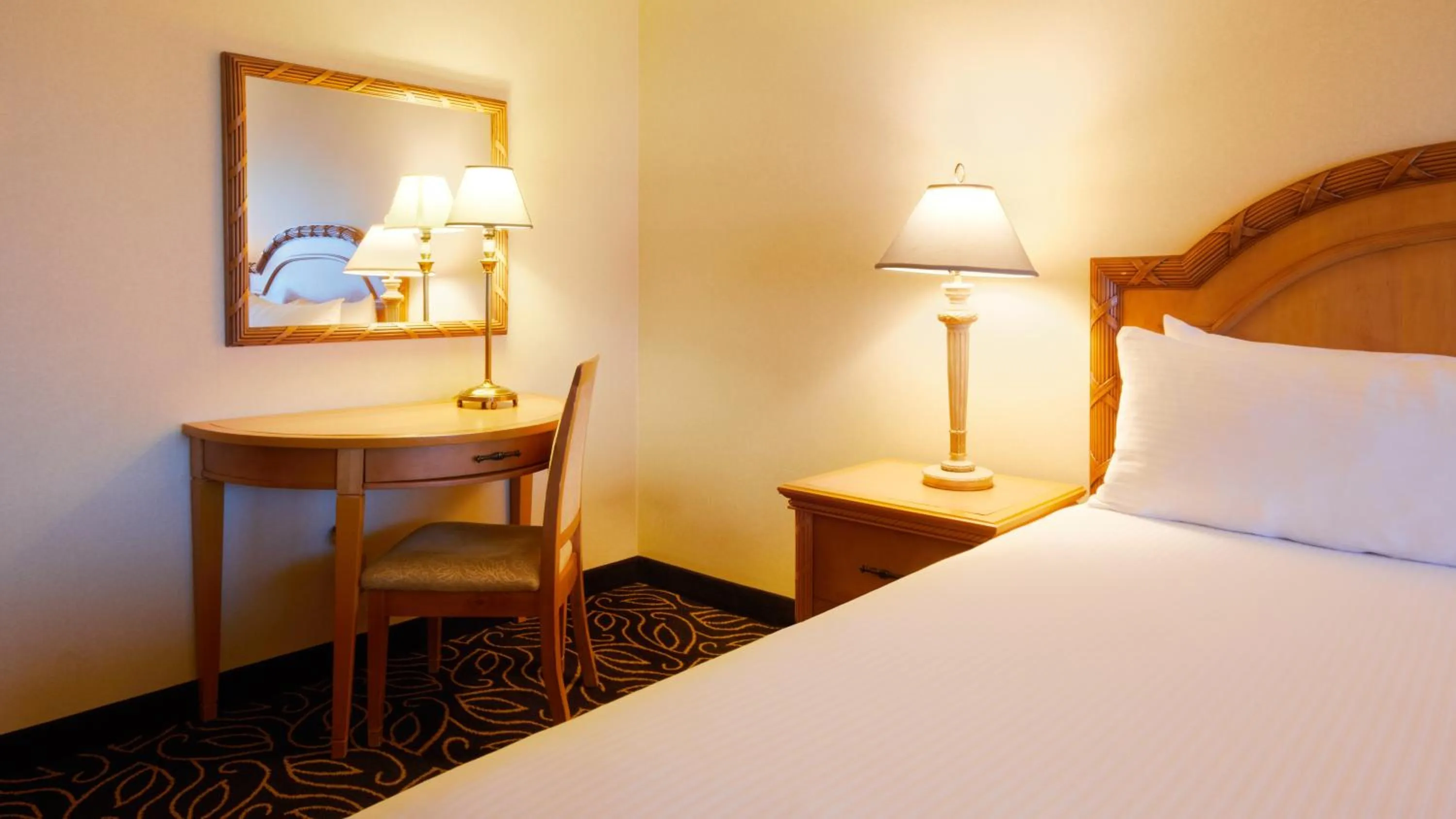 Seating area, Bed in Eldorado Reno, A Caesars Destination