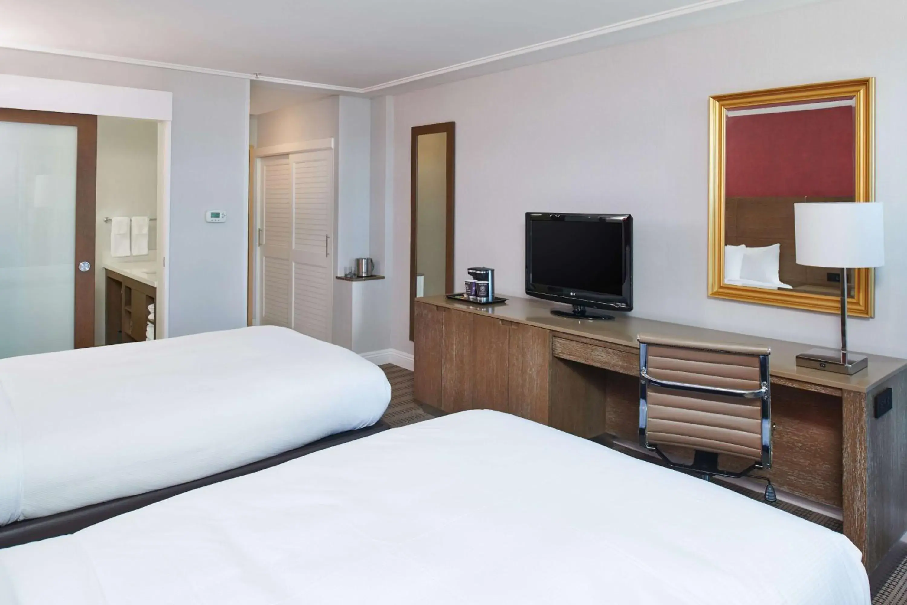 Executive Double Room with Two Double Beds in DoubleTree by Hilton Torrance - South Bay Executive Double Room with Two Double Beds in DoubleTree by Hilton Torrance - South Bay