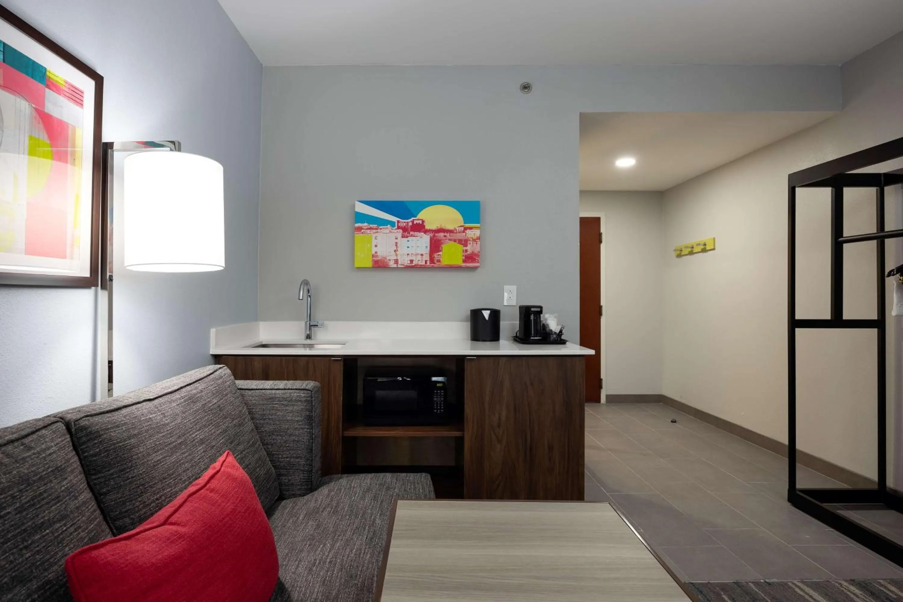 Living room in Hampton Inn & Suites Alpharetta Roswell