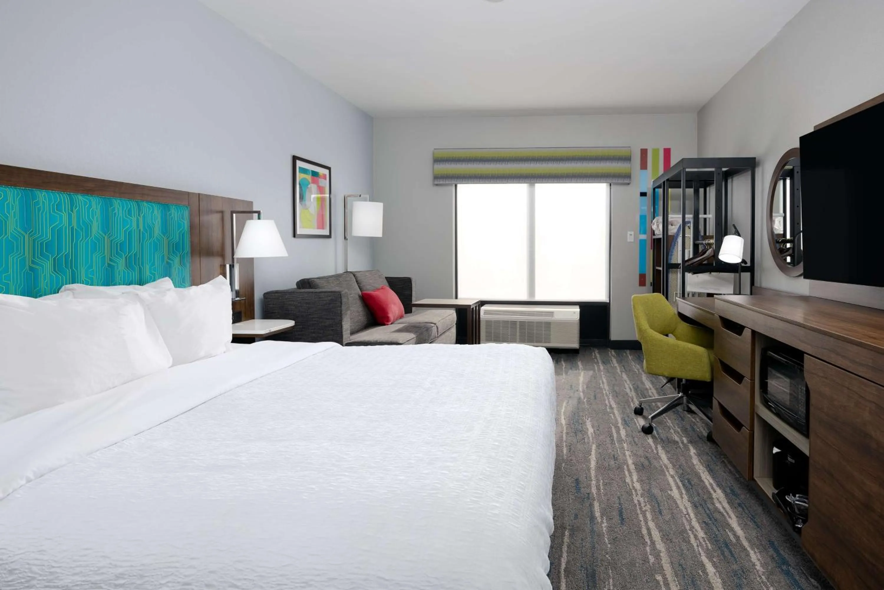 Living room, Bed in Hampton Inn & Suites Alpharetta Roswell