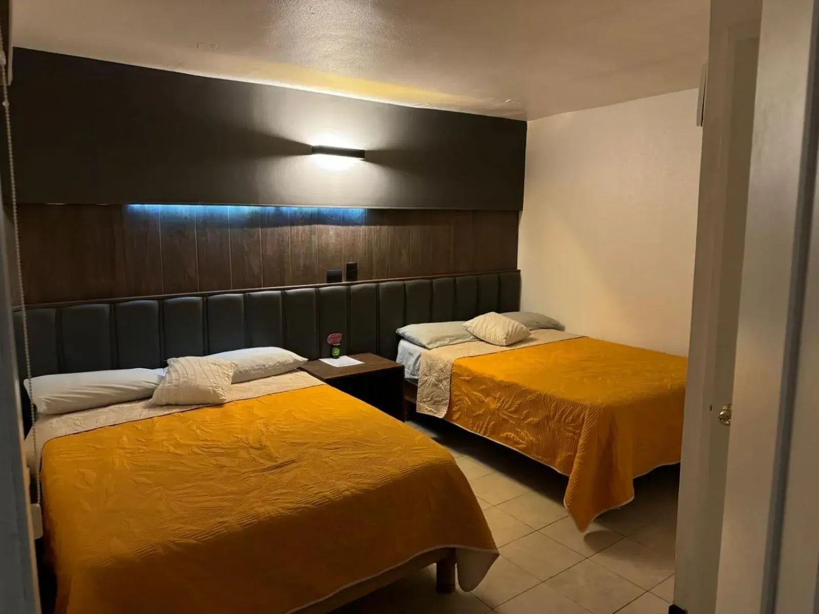 Deluxe Twin Room in Hotel Santa Cruz Deluxe Twin Room in Hotel Santa Cruz