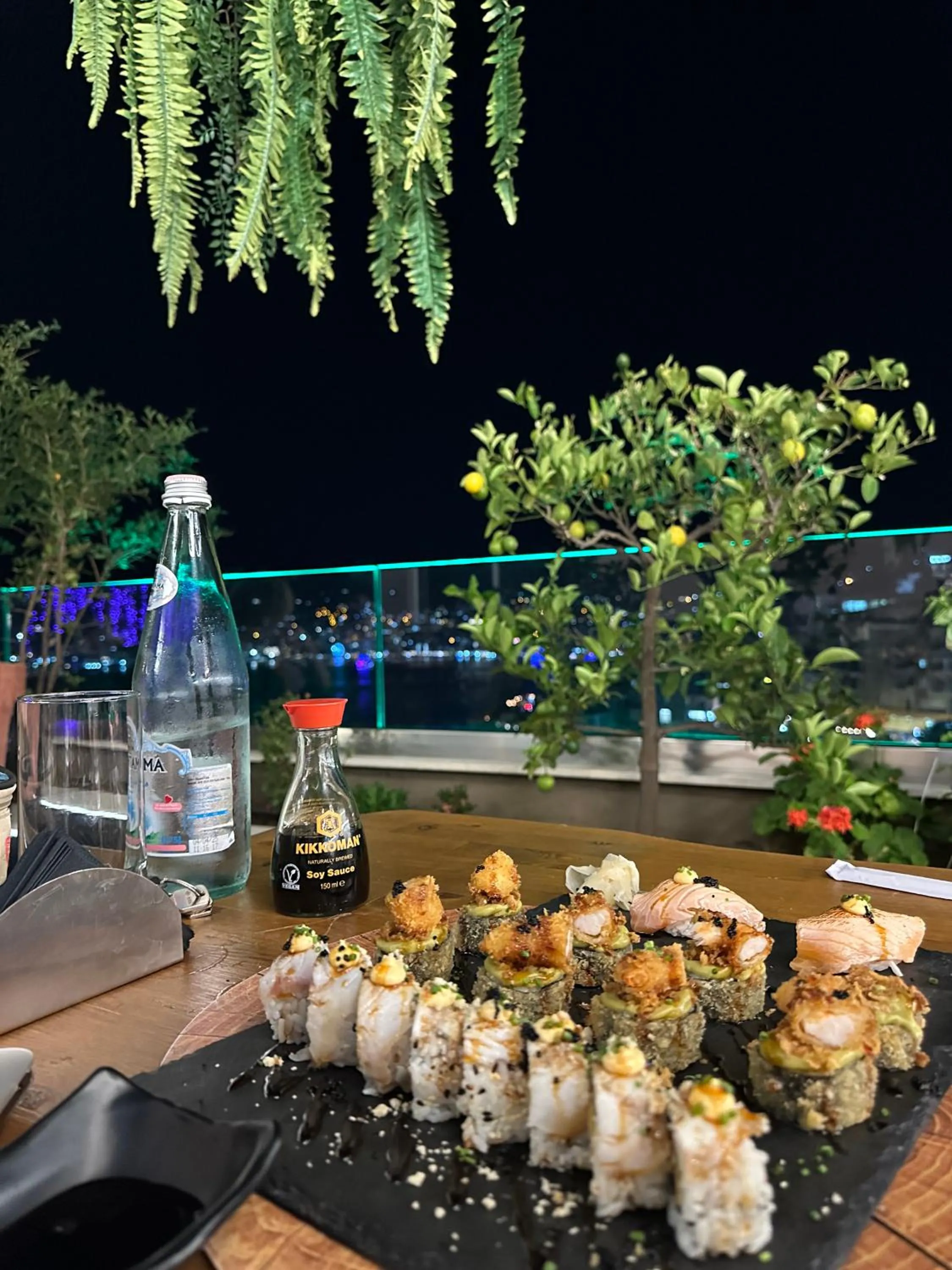 Restaurant/places to eat in Asi Rooftop Hotel