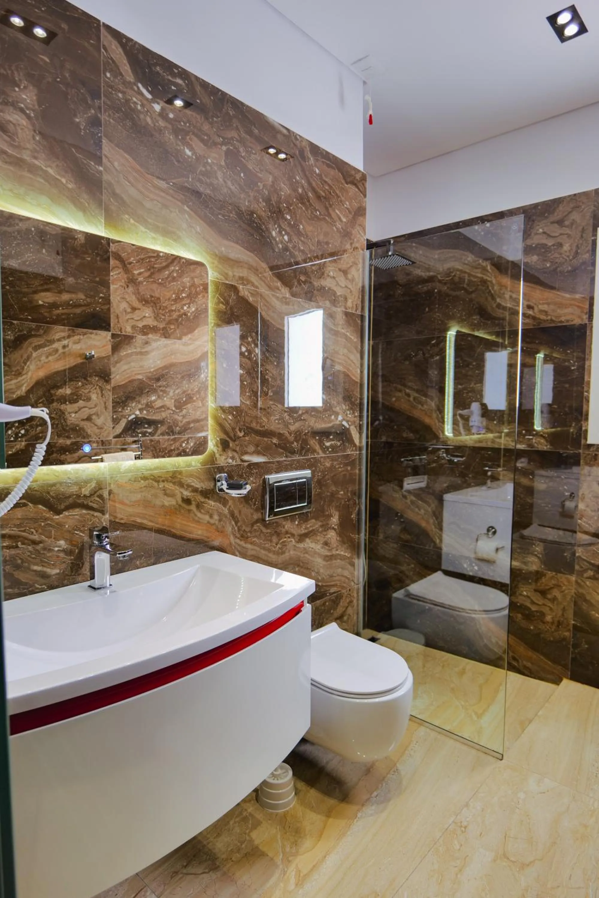 Shower in Asi Rooftop Hotel