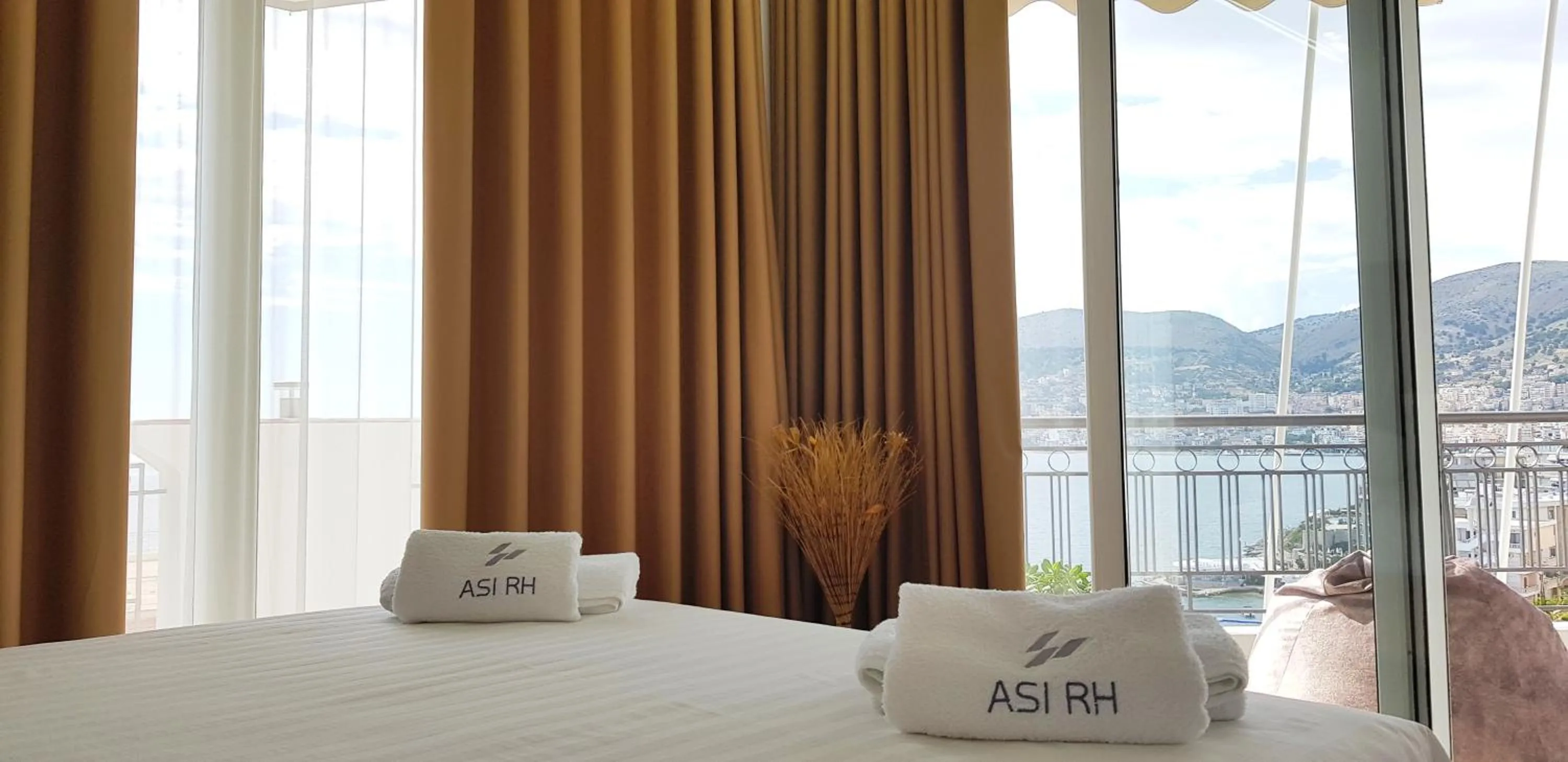 Bed in Asi Rooftop Hotel