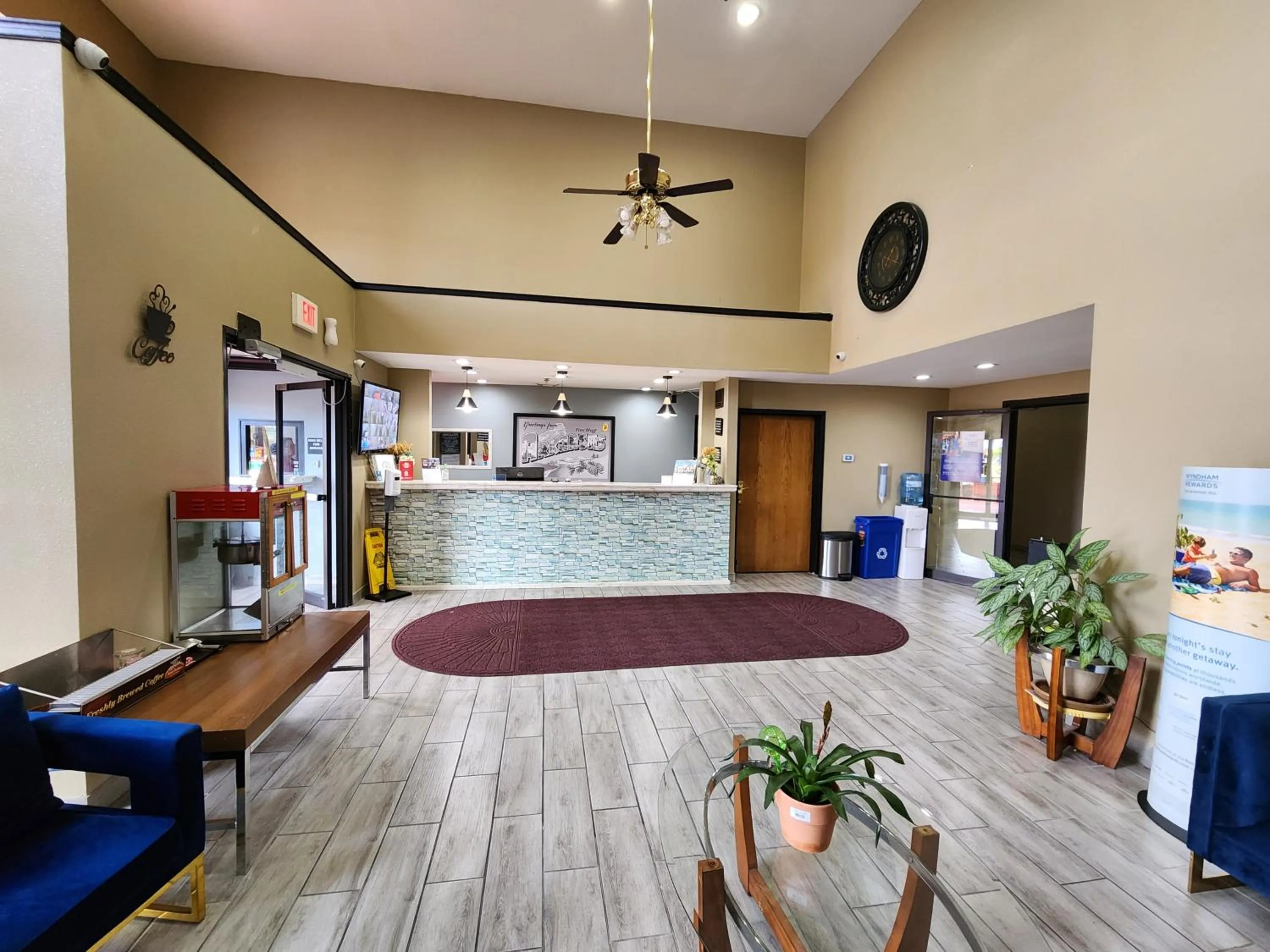 Lobby or reception in Super 8 by Wyndham Pine Bluff