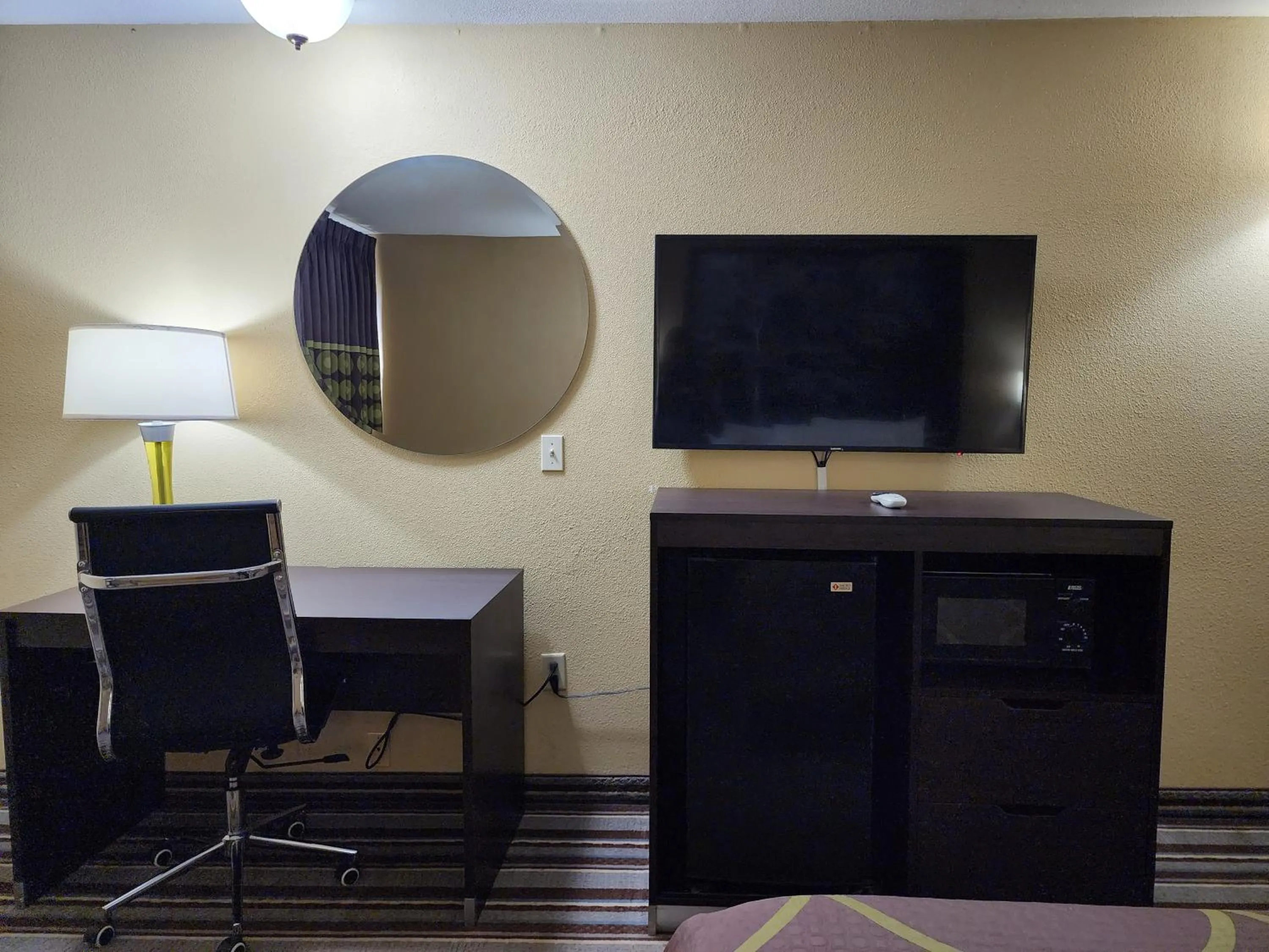 Guests in Super 8 by Wyndham Pine Bluff