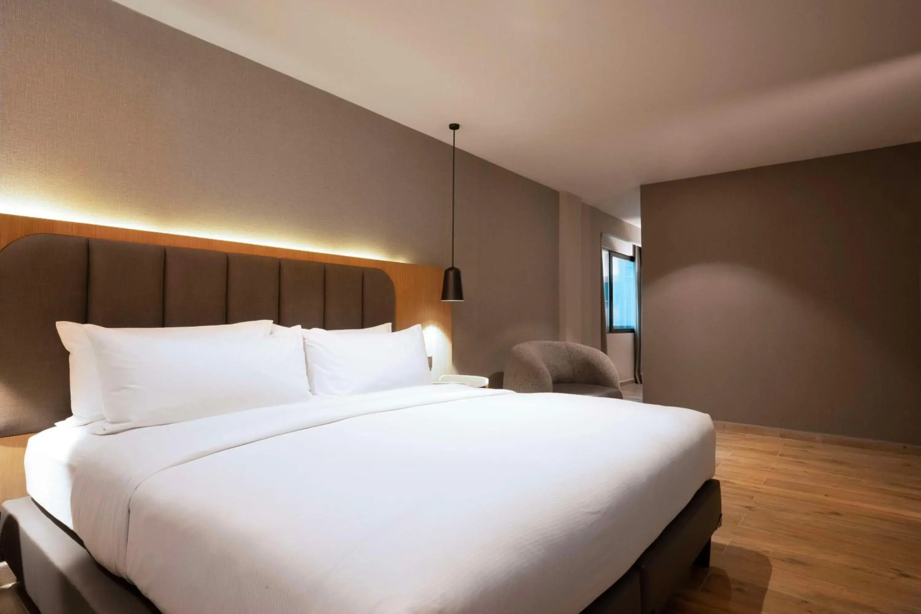 Junior King Suite with Seating Area in Hilton Mexico City Airport Junior King Suite with Seating Area in Hilton Mexico City Airport