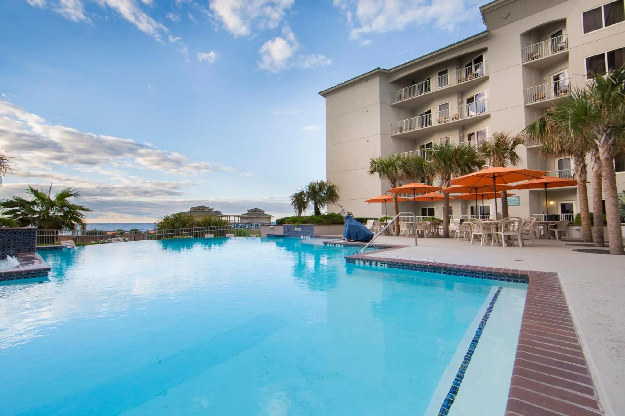 Swimming pool in Holiday Inn Club Vacations Galveston Beach Resort