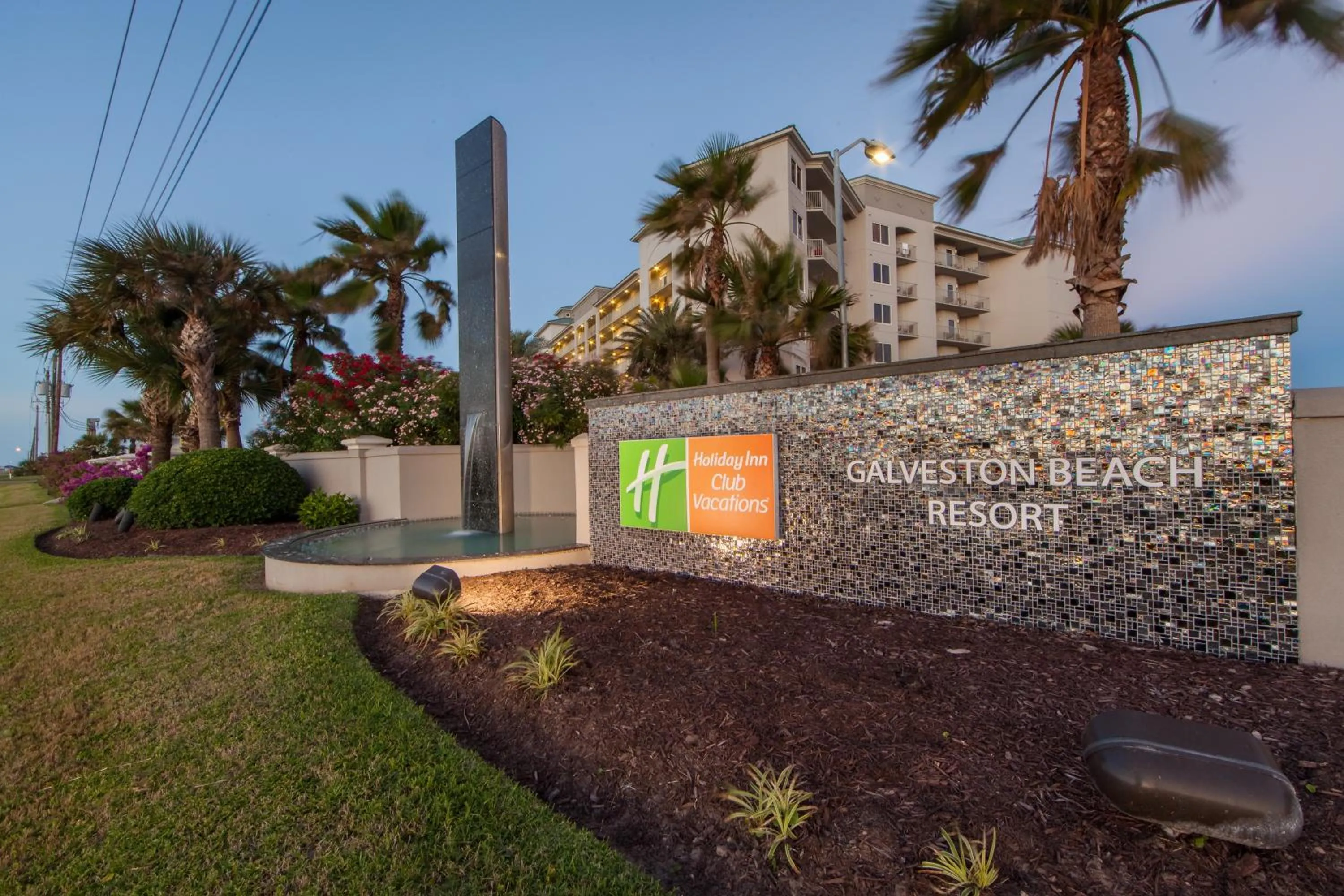 Property building in Holiday Inn Club Vacations Galveston Beach Resort