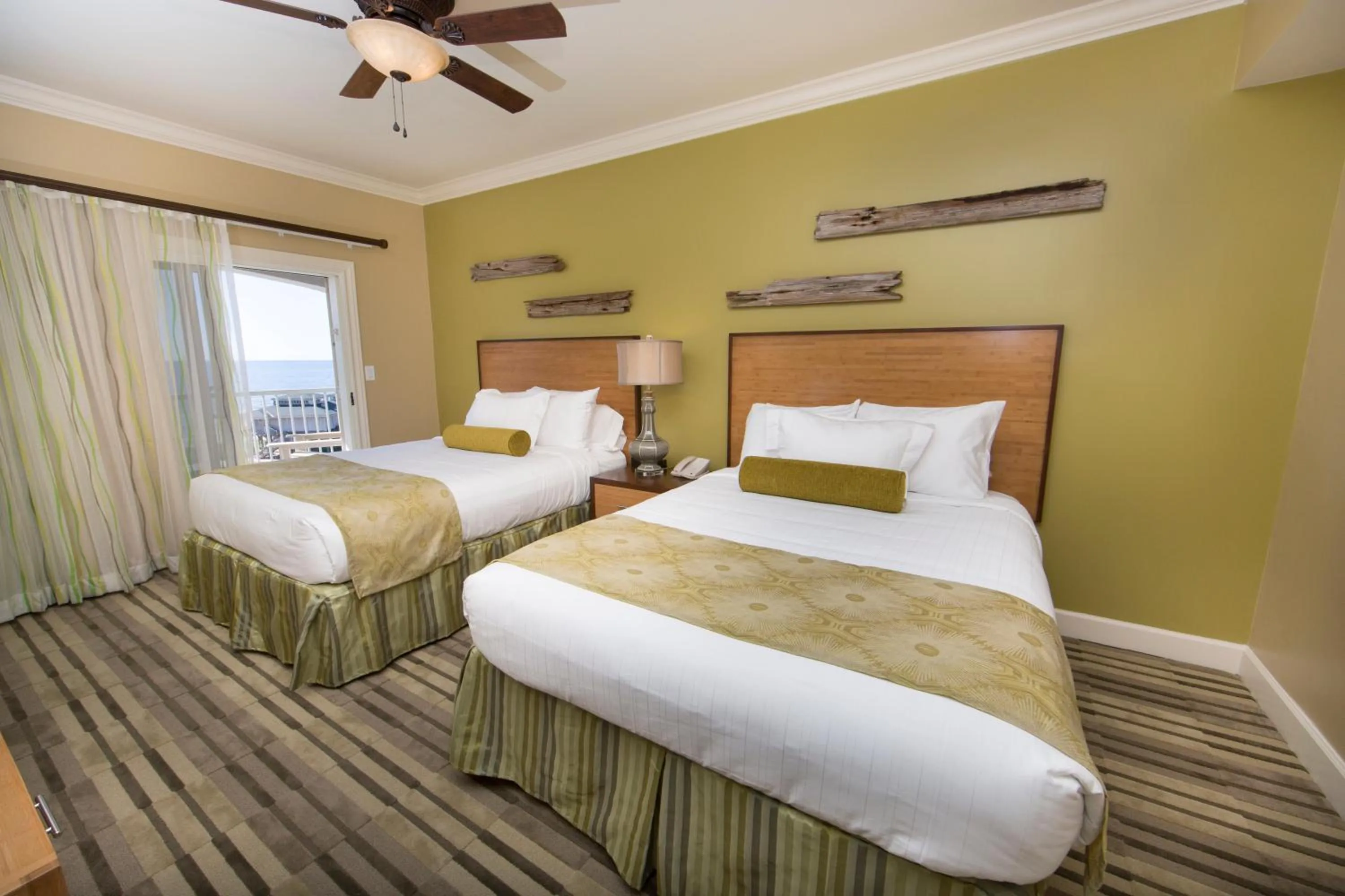 Photo of the whole room, Bed in Holiday Inn Club Vacations Galveston Beach Resort