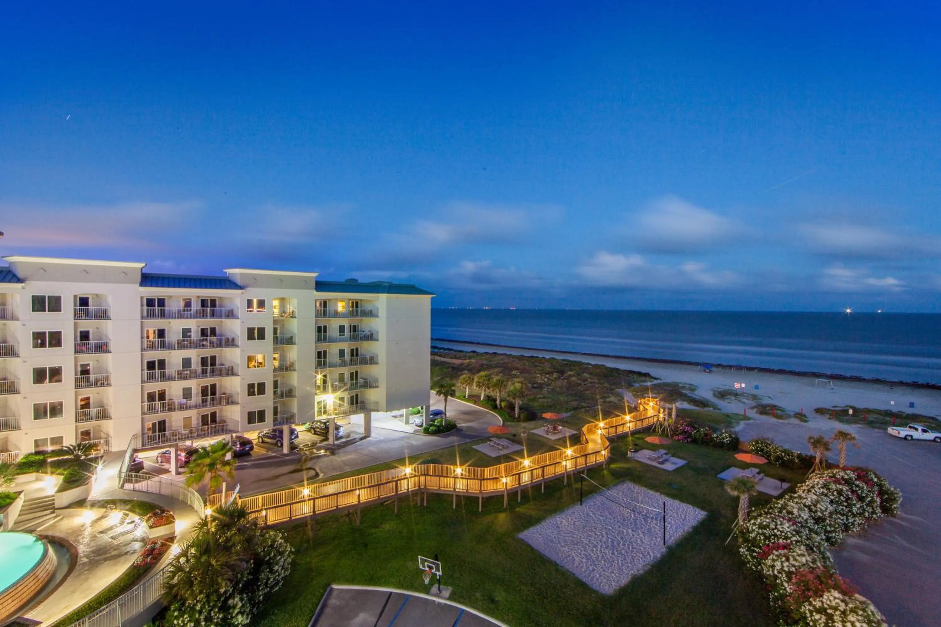 Property building in Holiday Inn Club Vacations Galveston Beach Resort