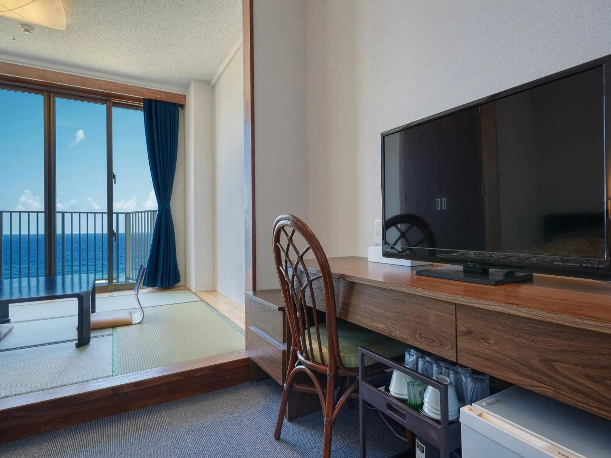 TV and multimedia in Hotel Miyuki Beach