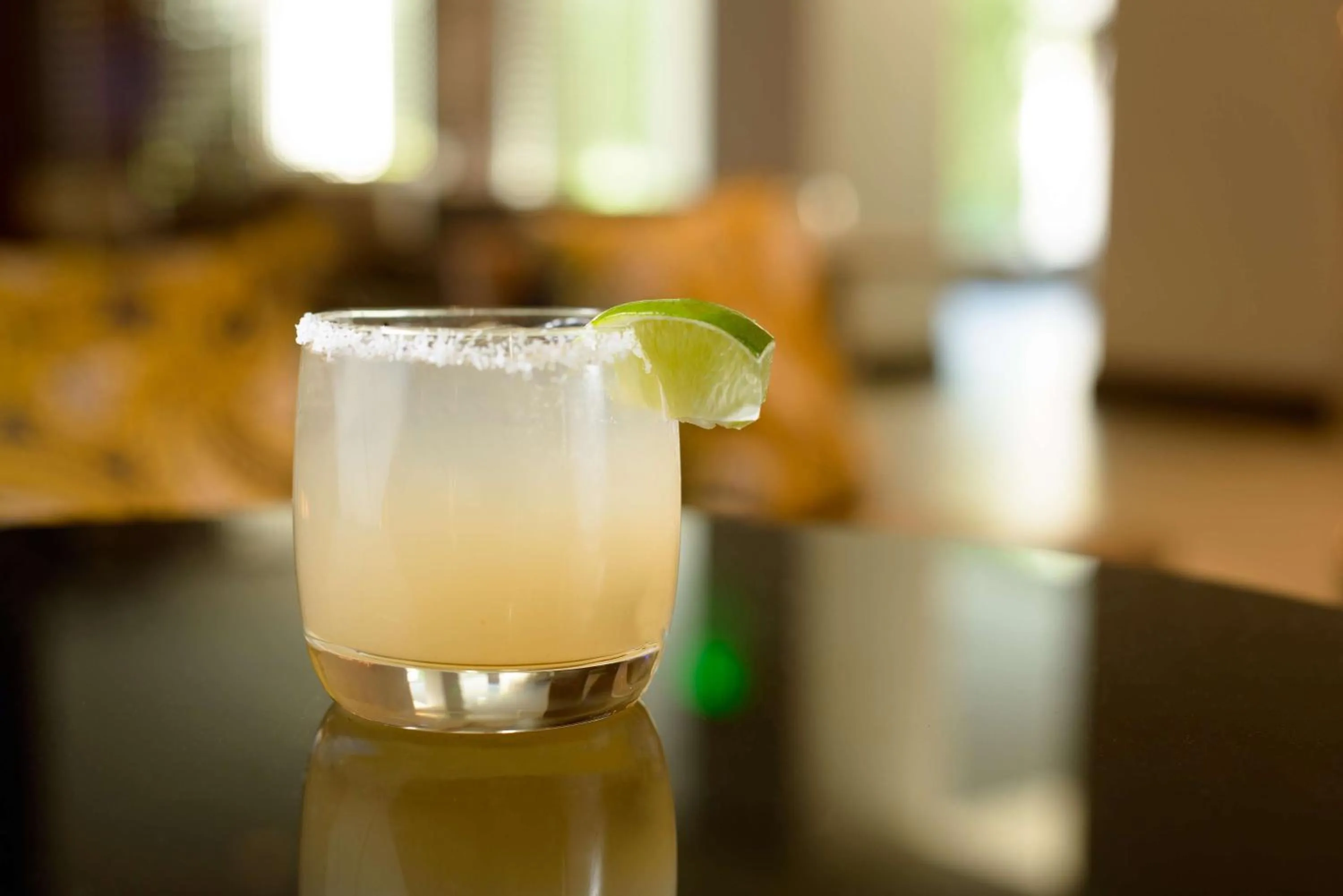 Lounge or bar in Hilton Woodland Hills/ Los Angeles