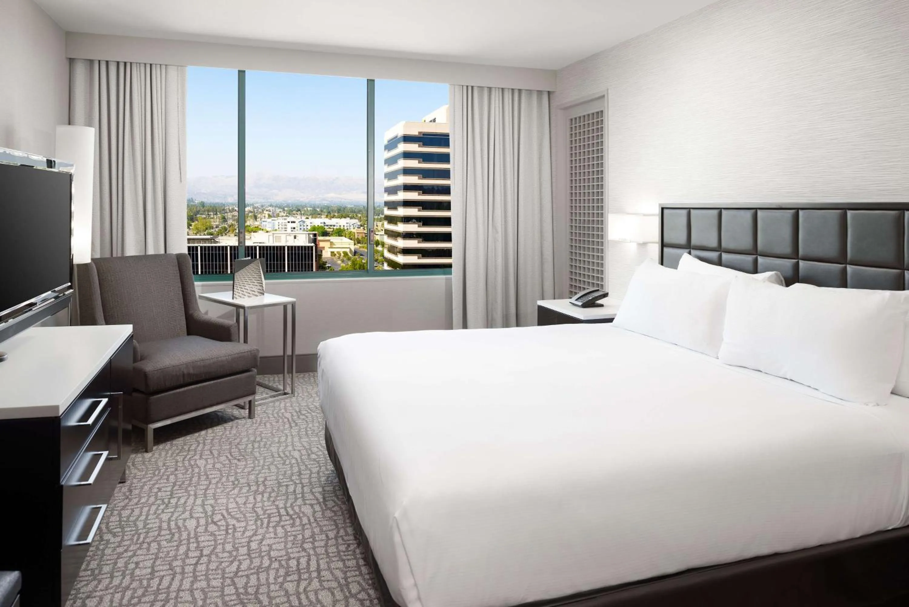 Bed in Hilton Woodland Hills/ Los Angeles
