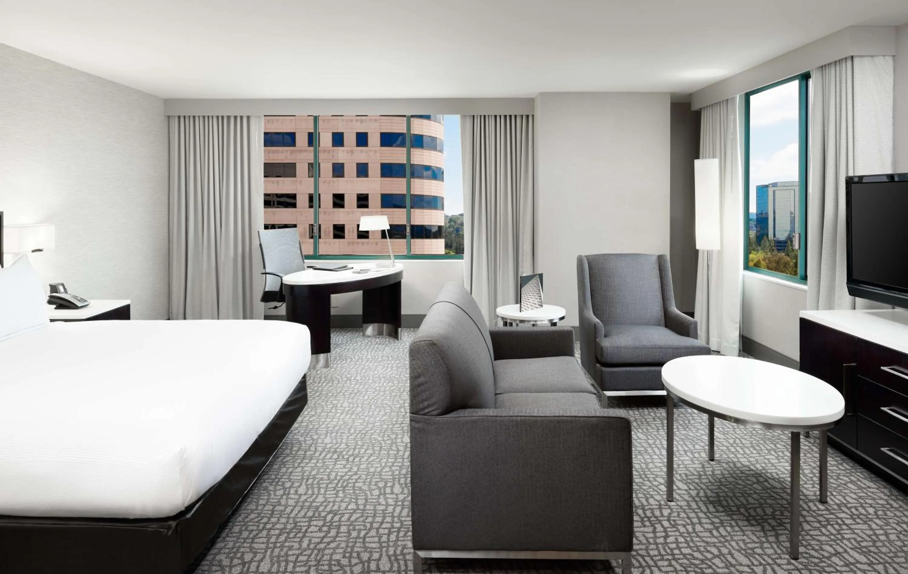 Bed in Hilton Woodland Hills/ Los Angeles