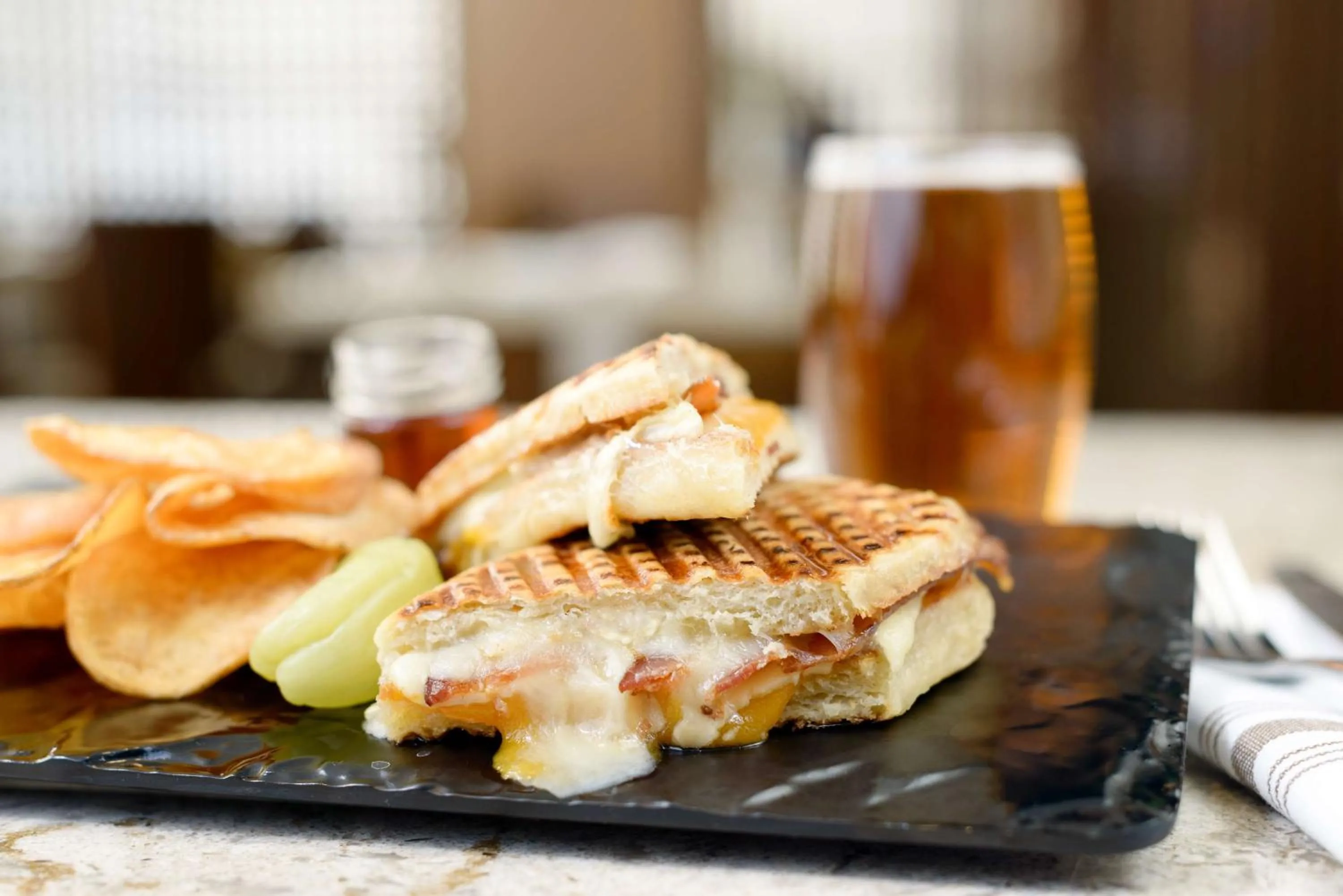 Restaurant/places to eat in Hilton Woodland Hills/ Los Angeles