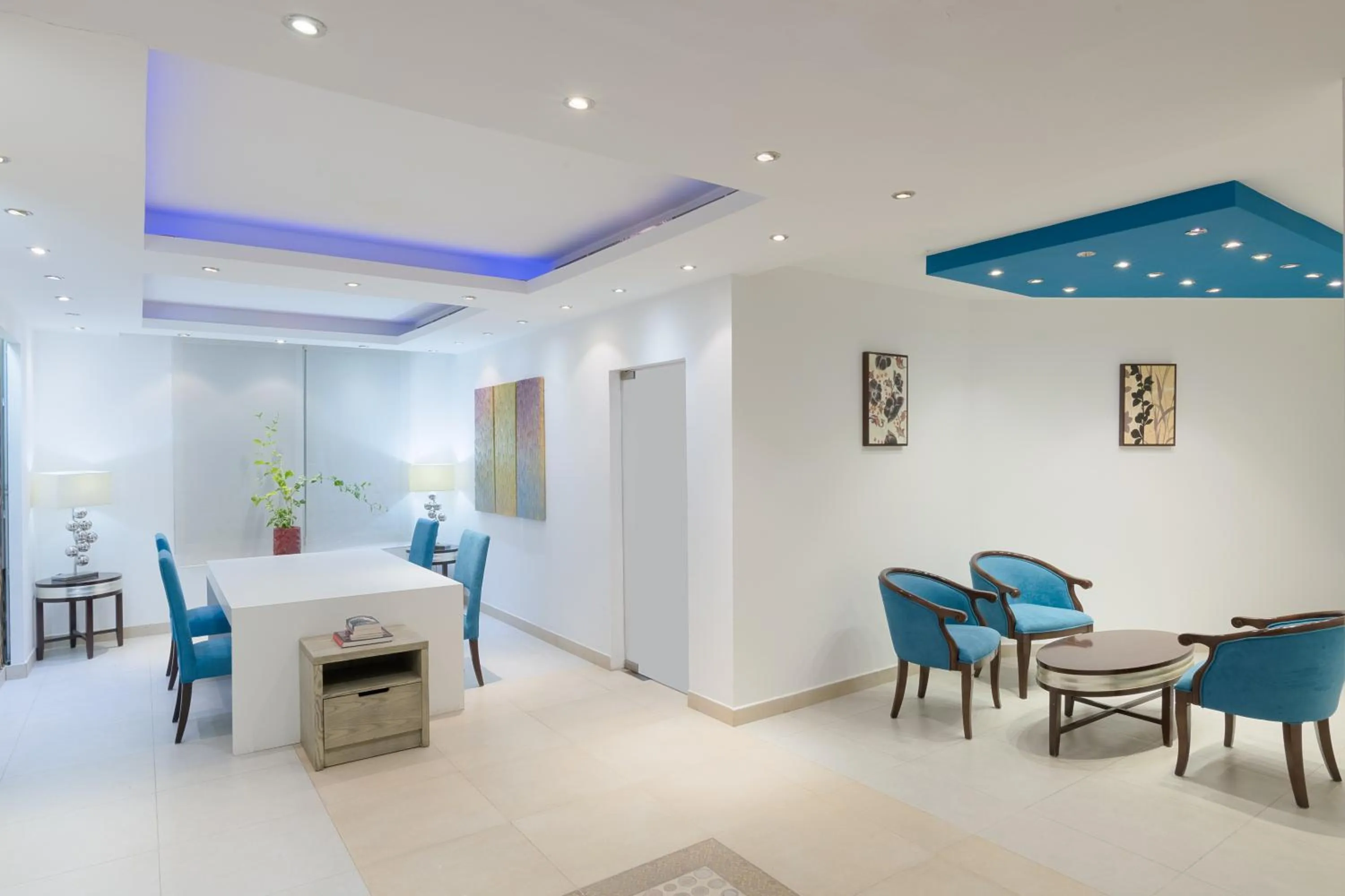 Lobby or reception in Al Hail Waves Hotel Managed By Centara