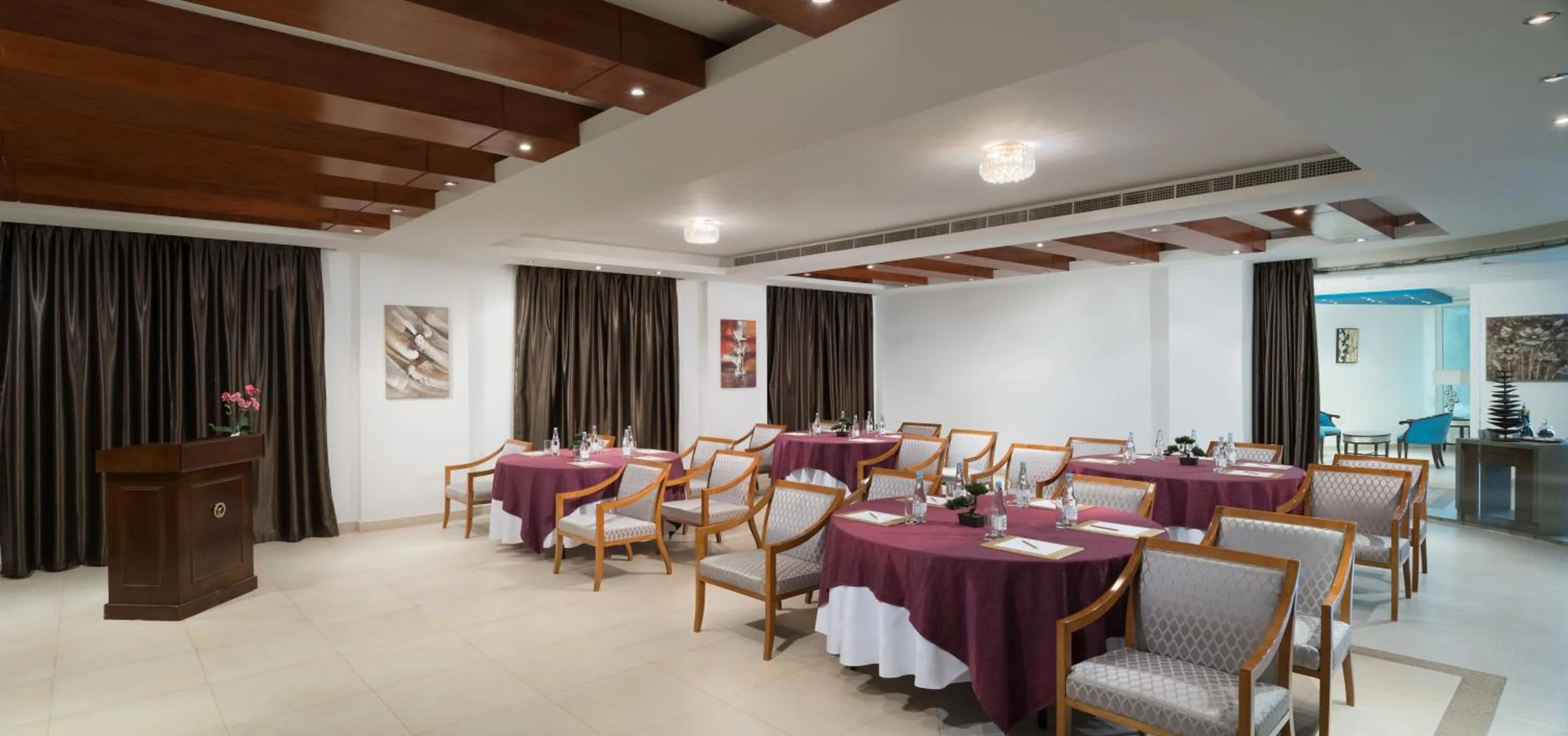 Banquet/Function facilities in Al Hail Waves Hotel Managed By Centara