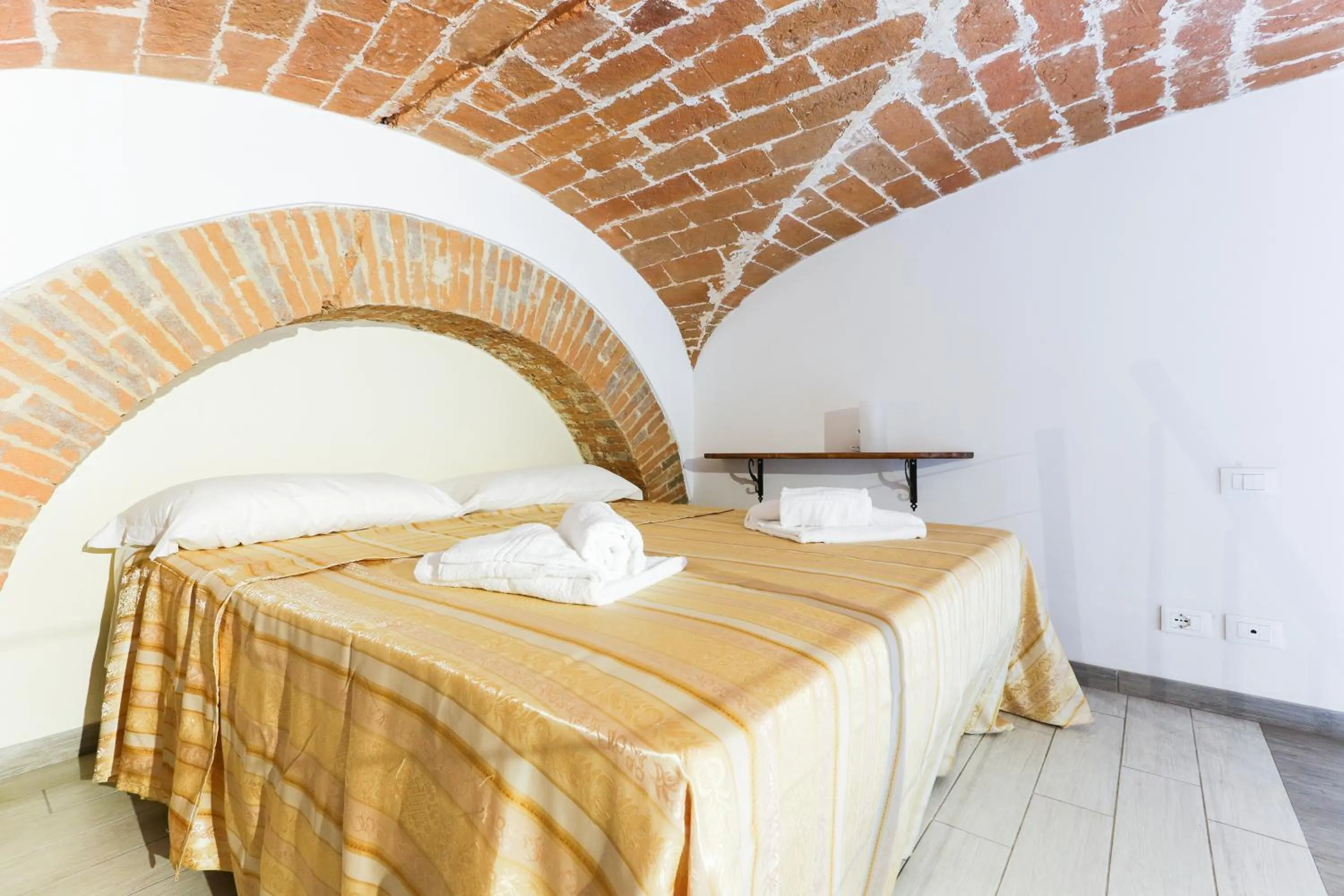 Bed in Florence Fortezza Apartment