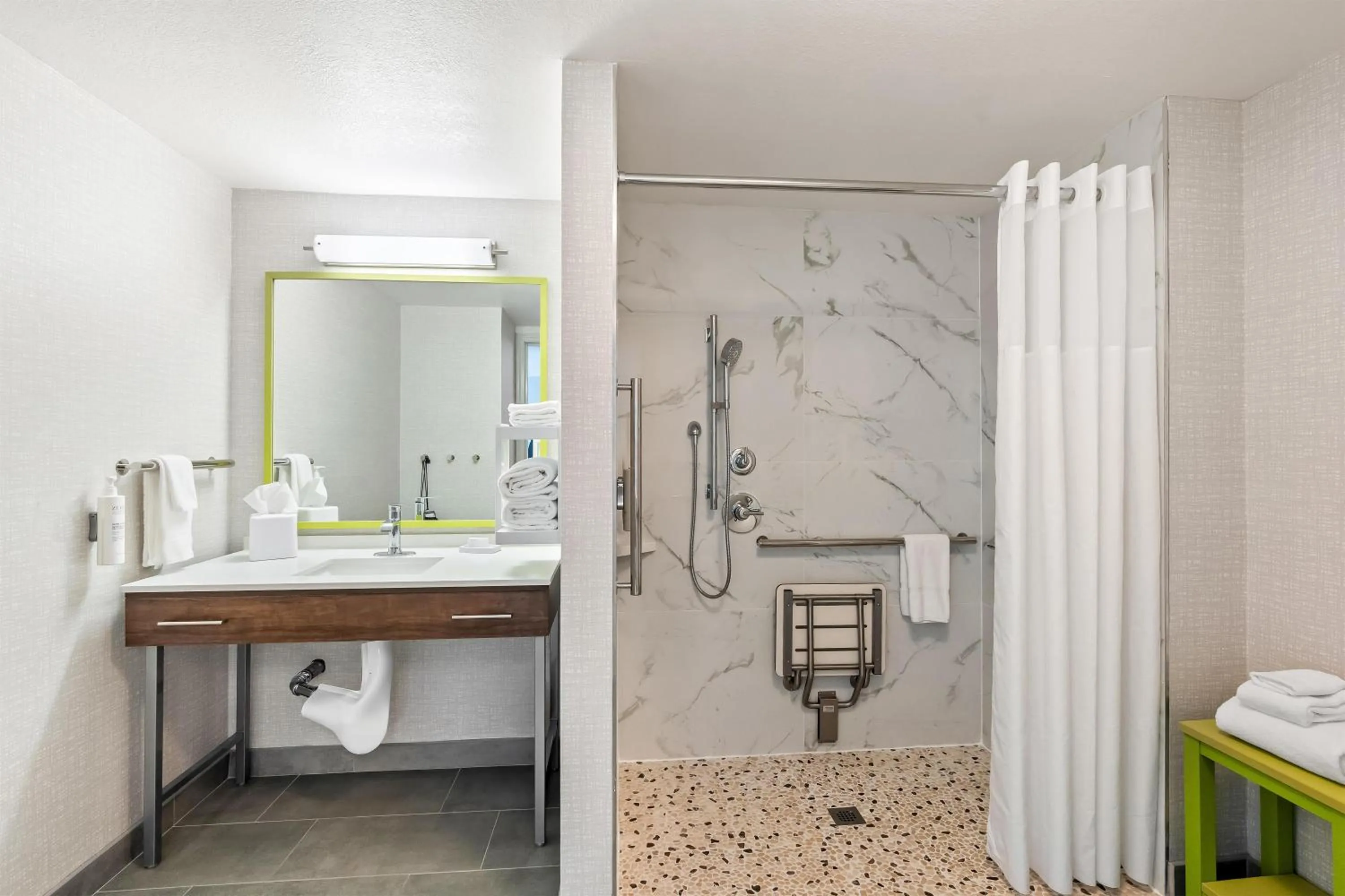 Bathroom in Hampton Inn & Suites Lathrop