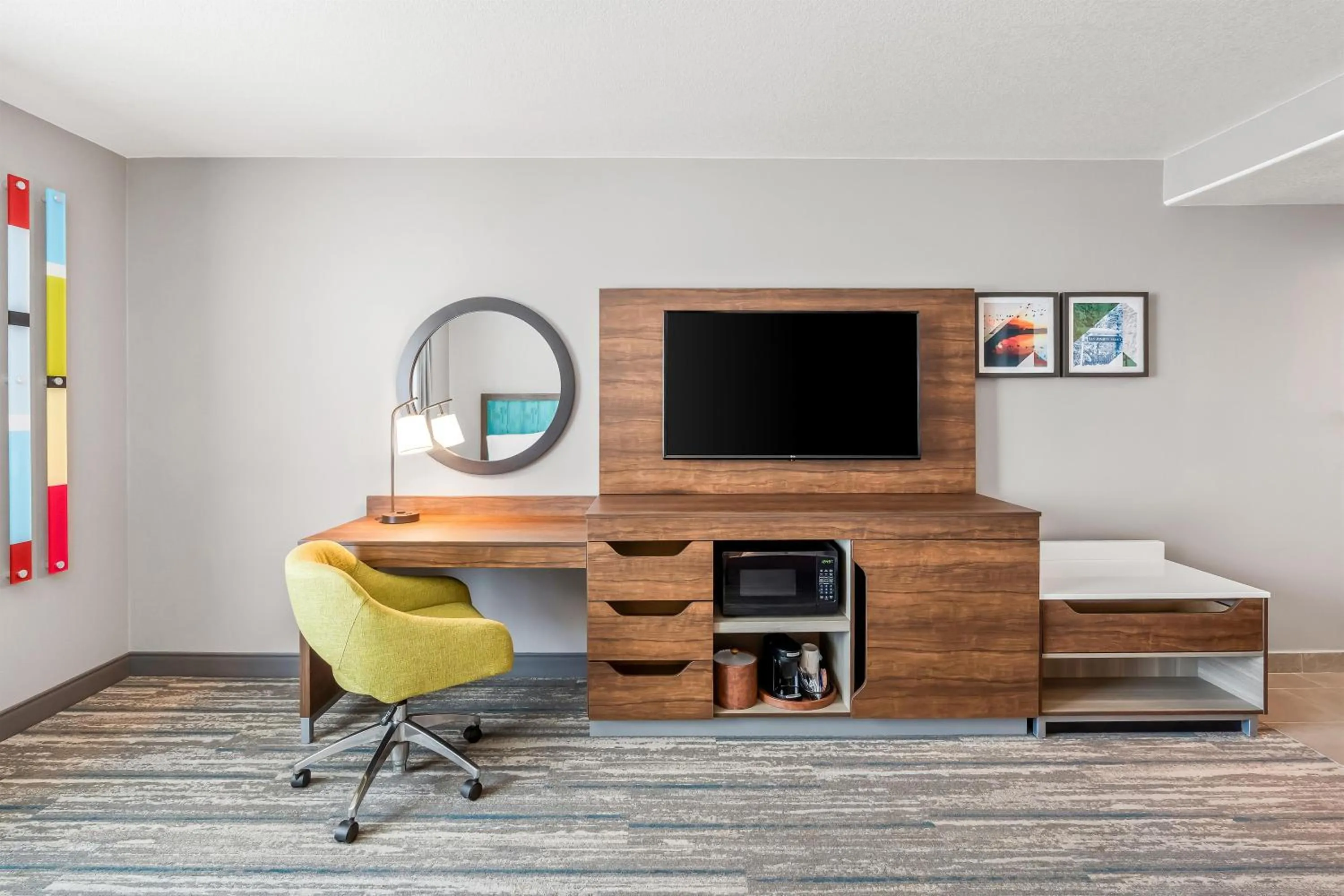 Bedroom in Hampton Inn & Suites Lathrop