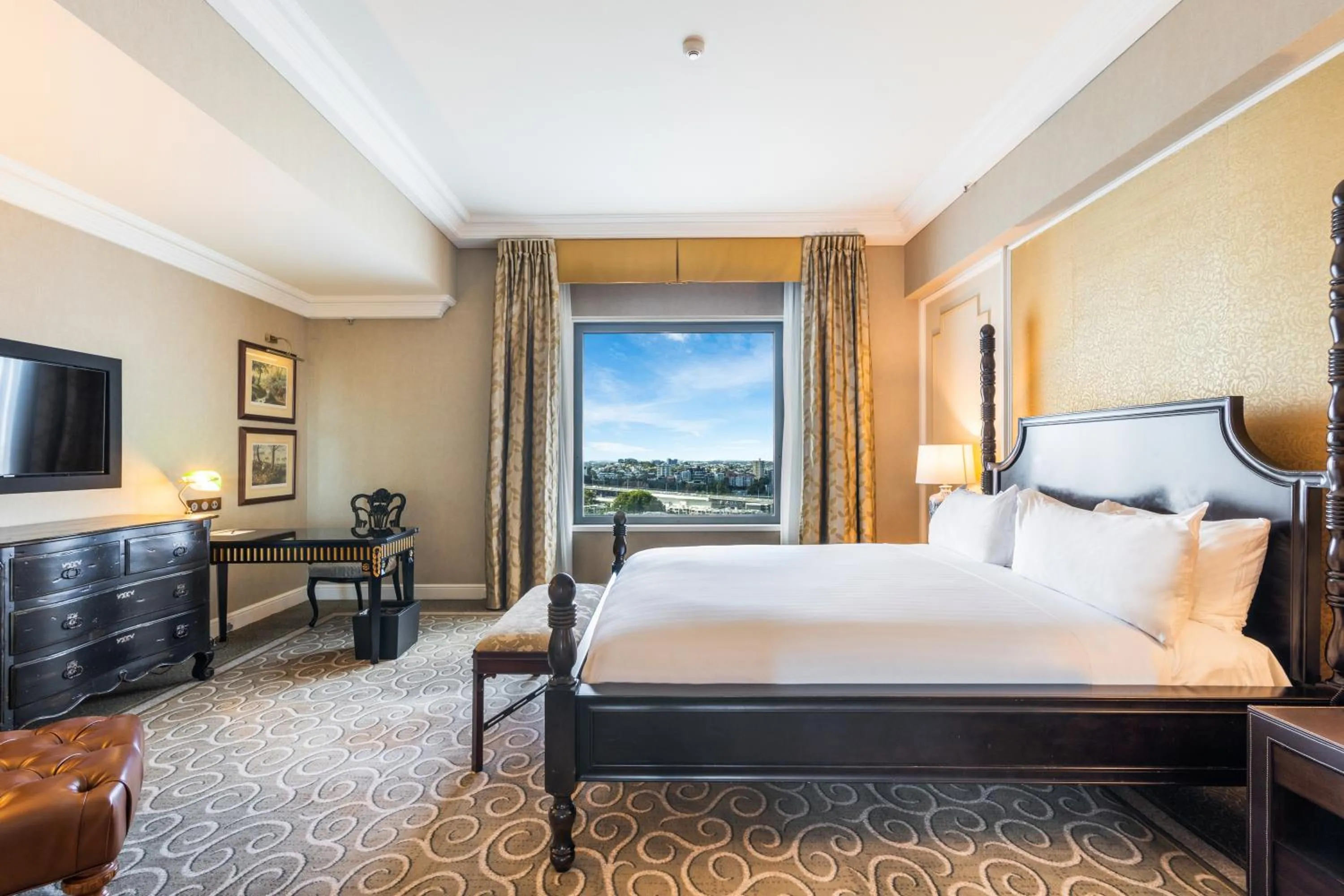 Bed in Stamford Plaza Brisbane