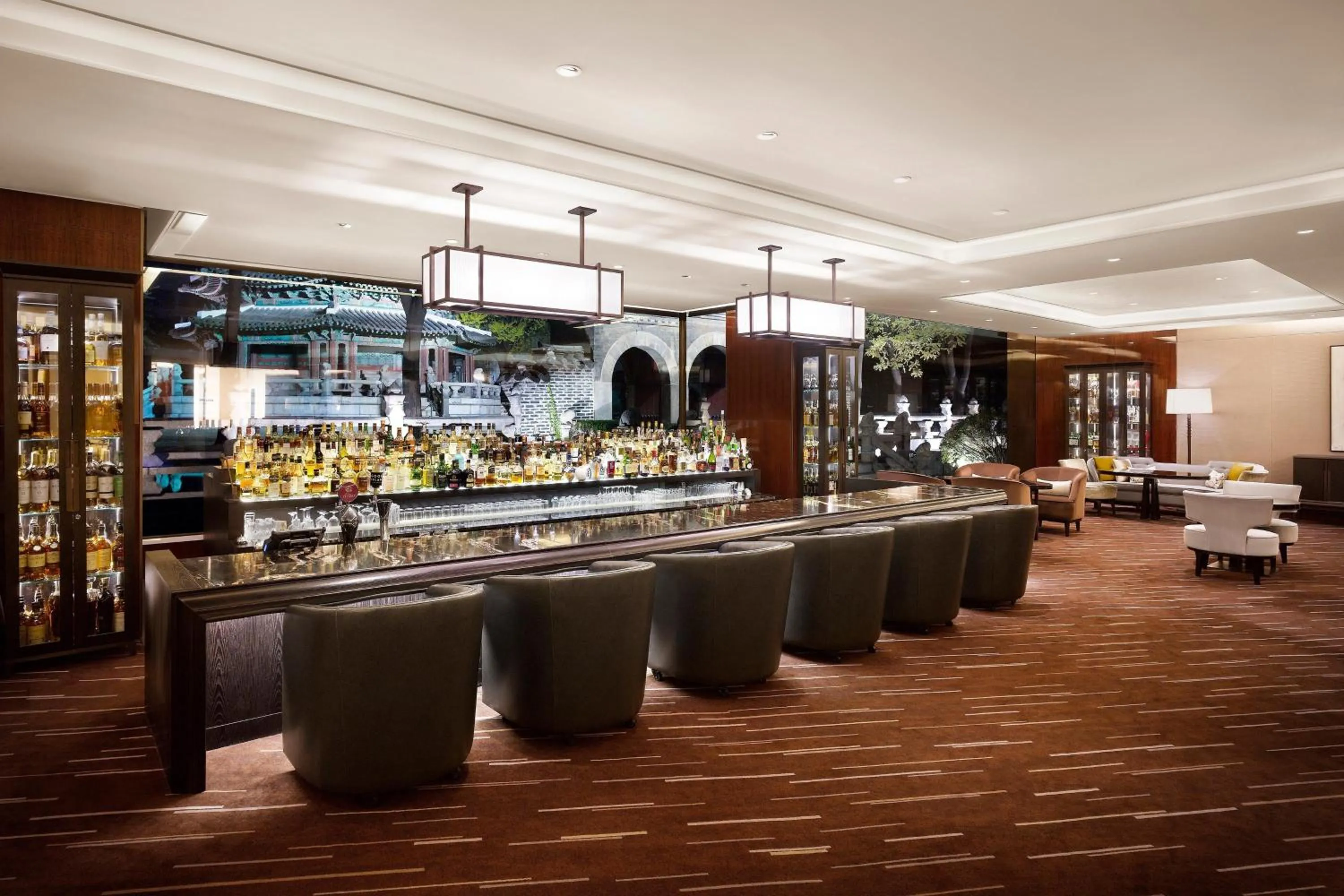 Lounge or bar in Westin Josun Seoul Hotel
