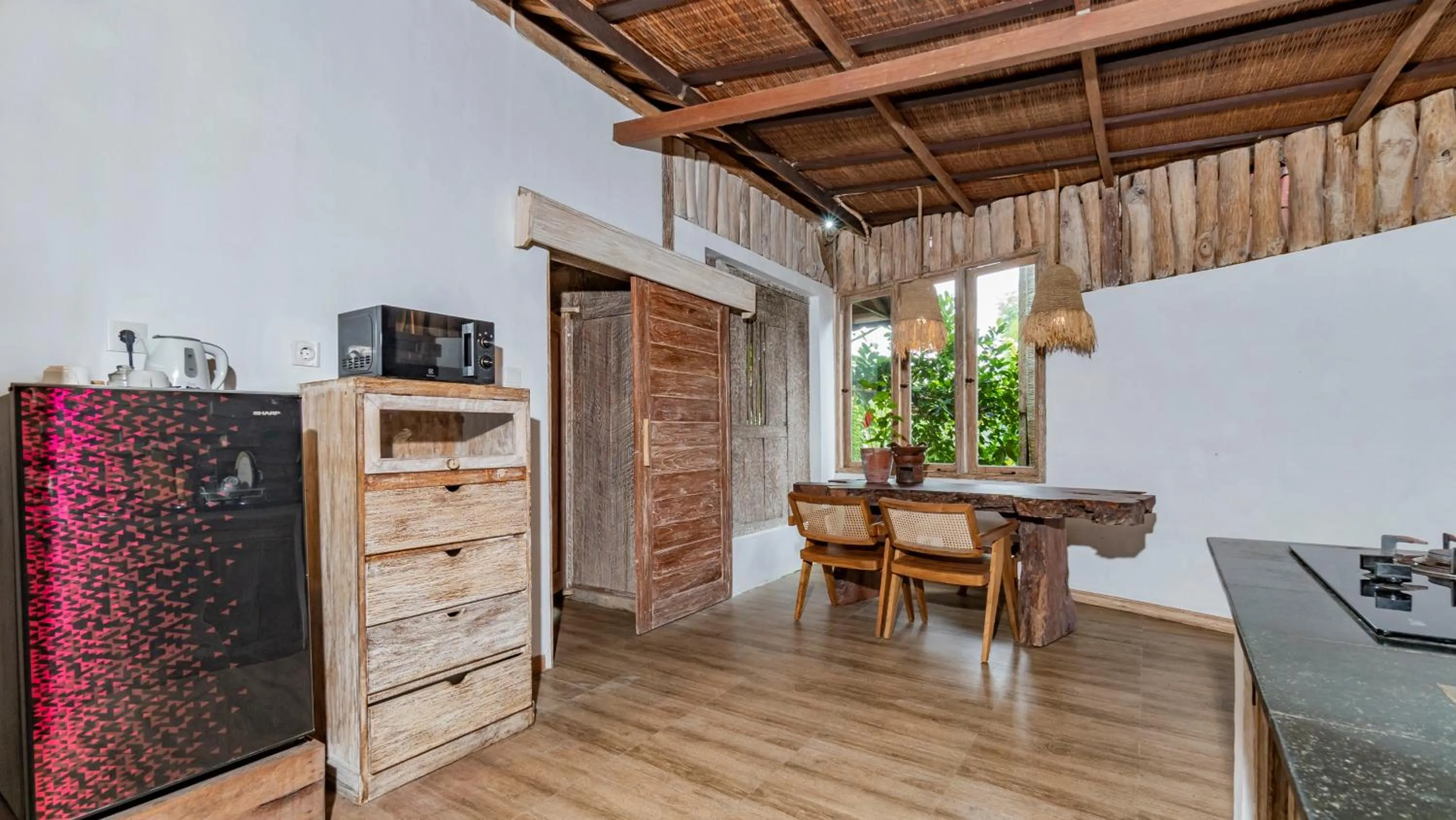 Kitchen or kitchenette in Umah Tis Sebatu