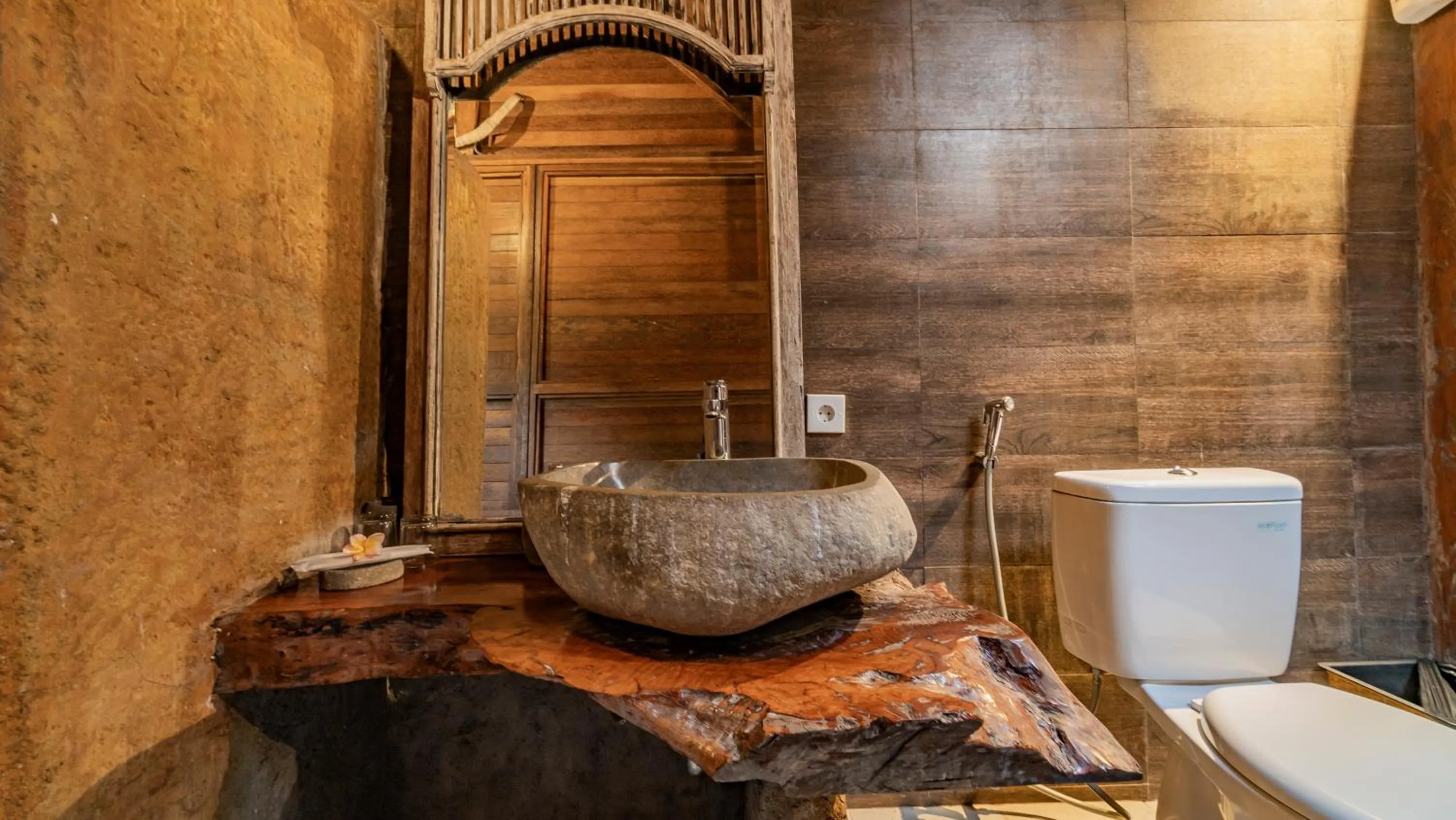 Shower in Umah Tis Sebatu