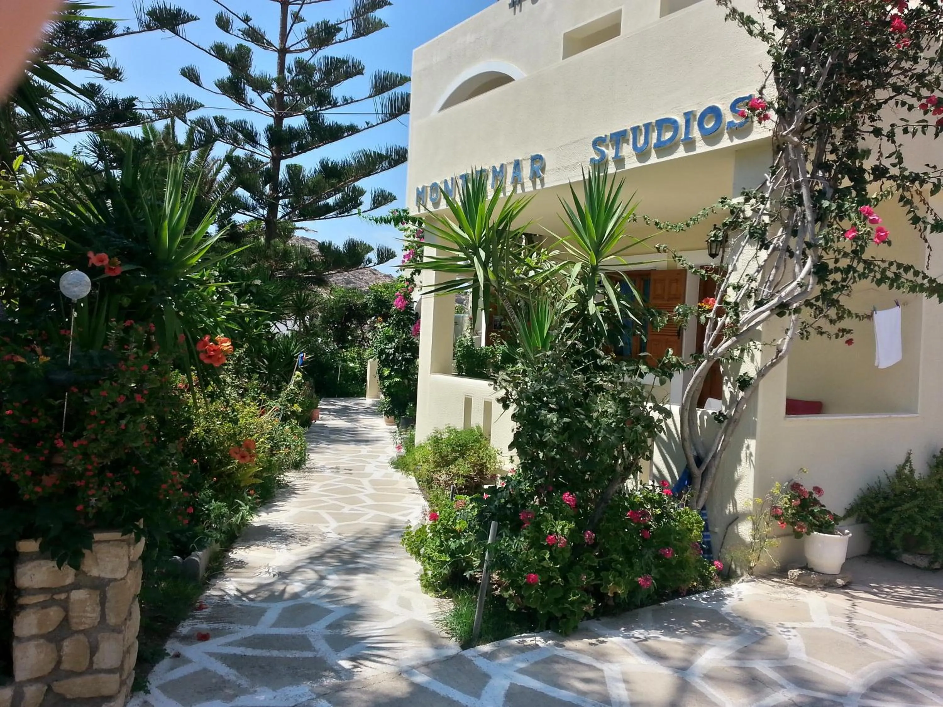 Garden in Montemar Studios & Apartments