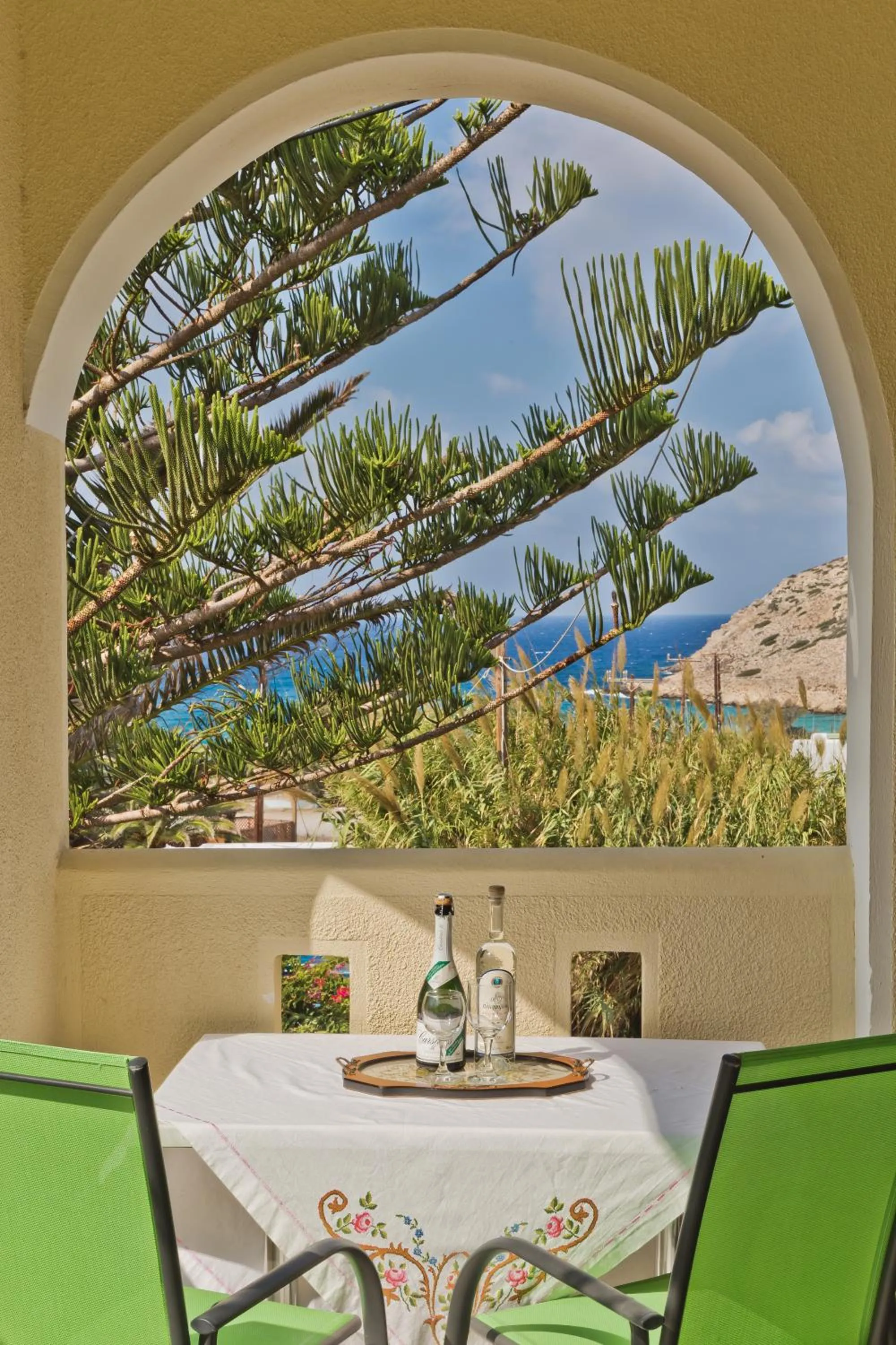 Montemar Studios & Apartments