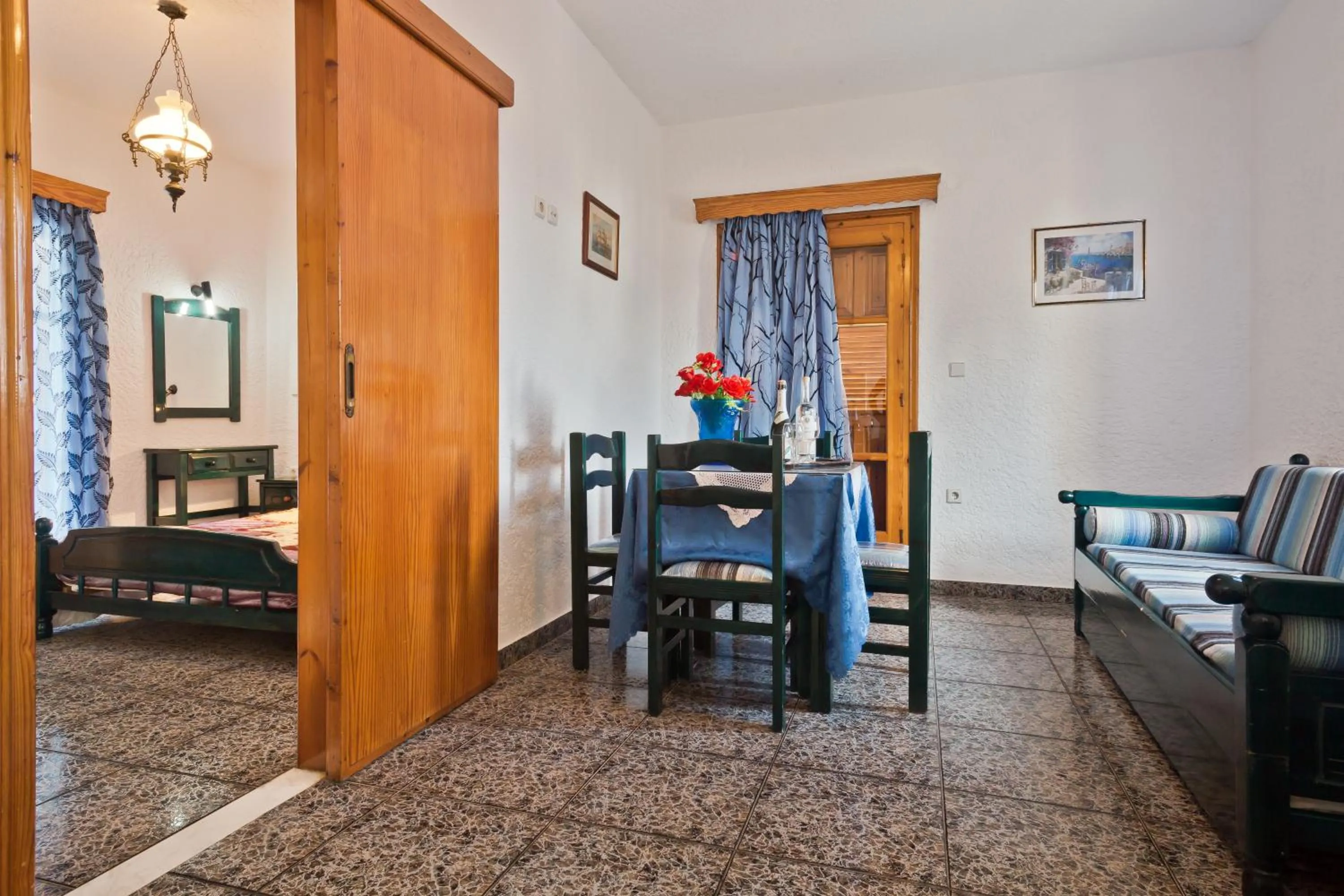 Dining area in Montemar Studios & Apartments